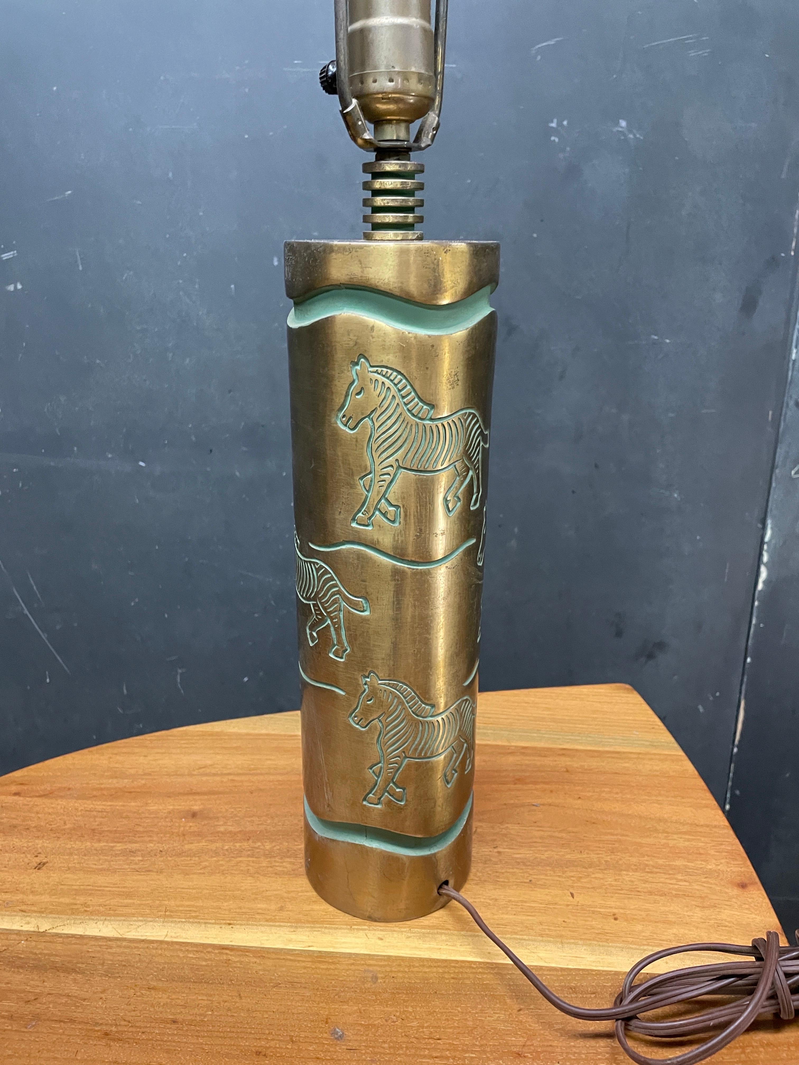 Mid-Century Modern Lampe en laiton zébré de Tony Paul des années 1950 en vente