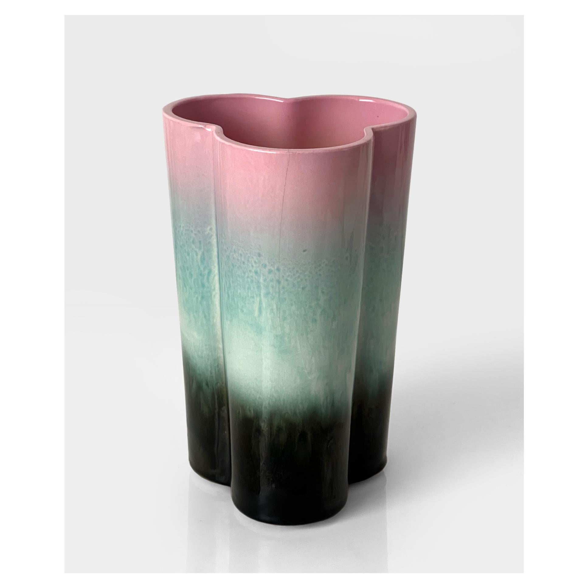 Mid-Century Modern 1950's Trefoil Clover Leaf Pink Vase