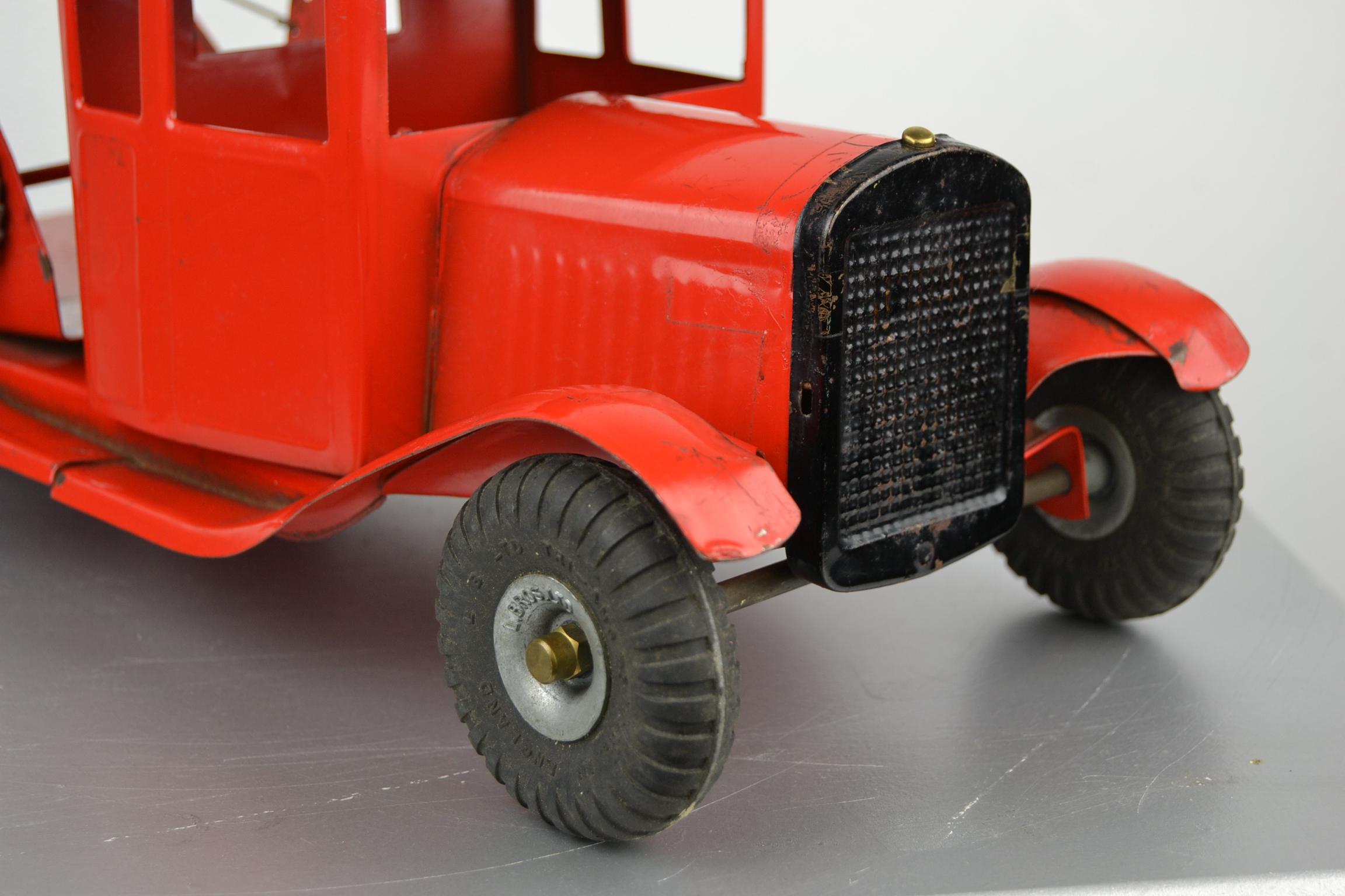 1950s Tri-Ang Toy Truck, a Bedford Lorry Wrecker Truck, Pressed Steel, England 9