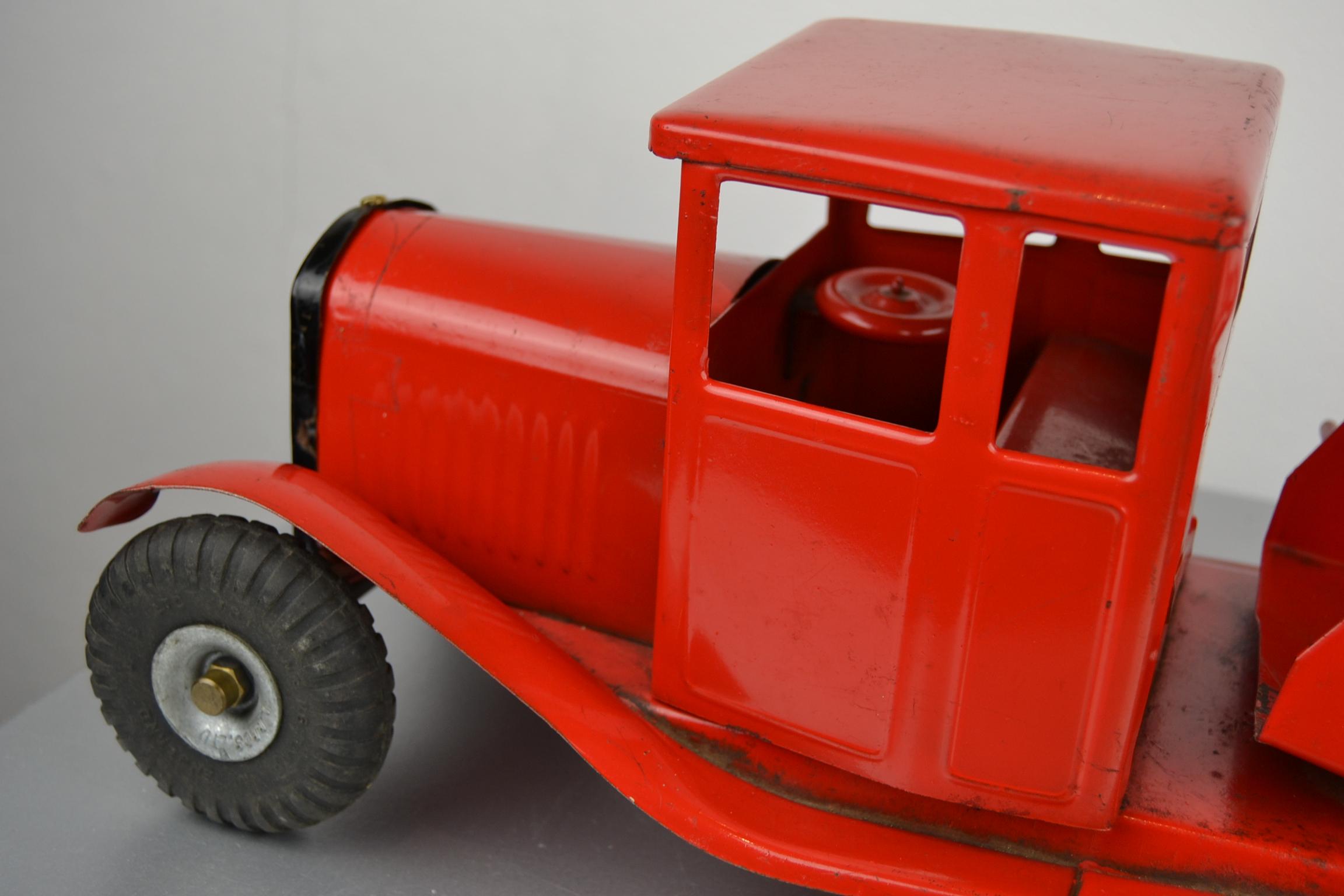 20th Century 1950s Tri-Ang Toy Truck, a Bedford Lorry Wrecker Truck, Pressed Steel, England