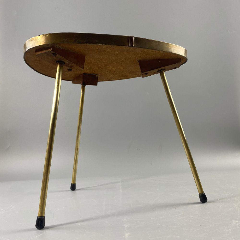 1950s Triangular Mosaic - Copper Table with 3 Legs - Hand made mozaic For Sale 5