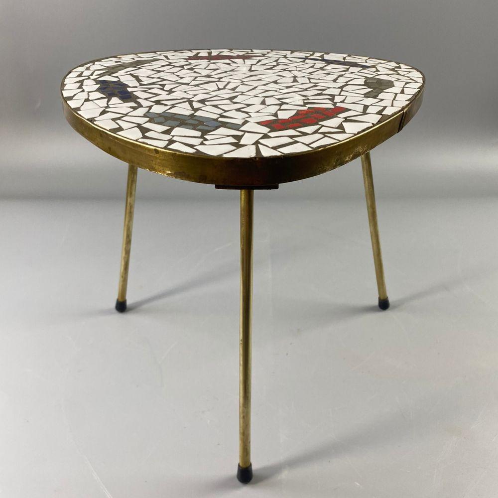 1950s Triangular Mosaic - Copper Table with 3 Legs - Hand made mozaic For Sale 6