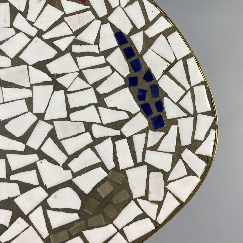 1950er Jahre Dreieckiger Mosaik - Kupfertisch mit 3 Beinen - Hand Made mozaic im Angebot 2