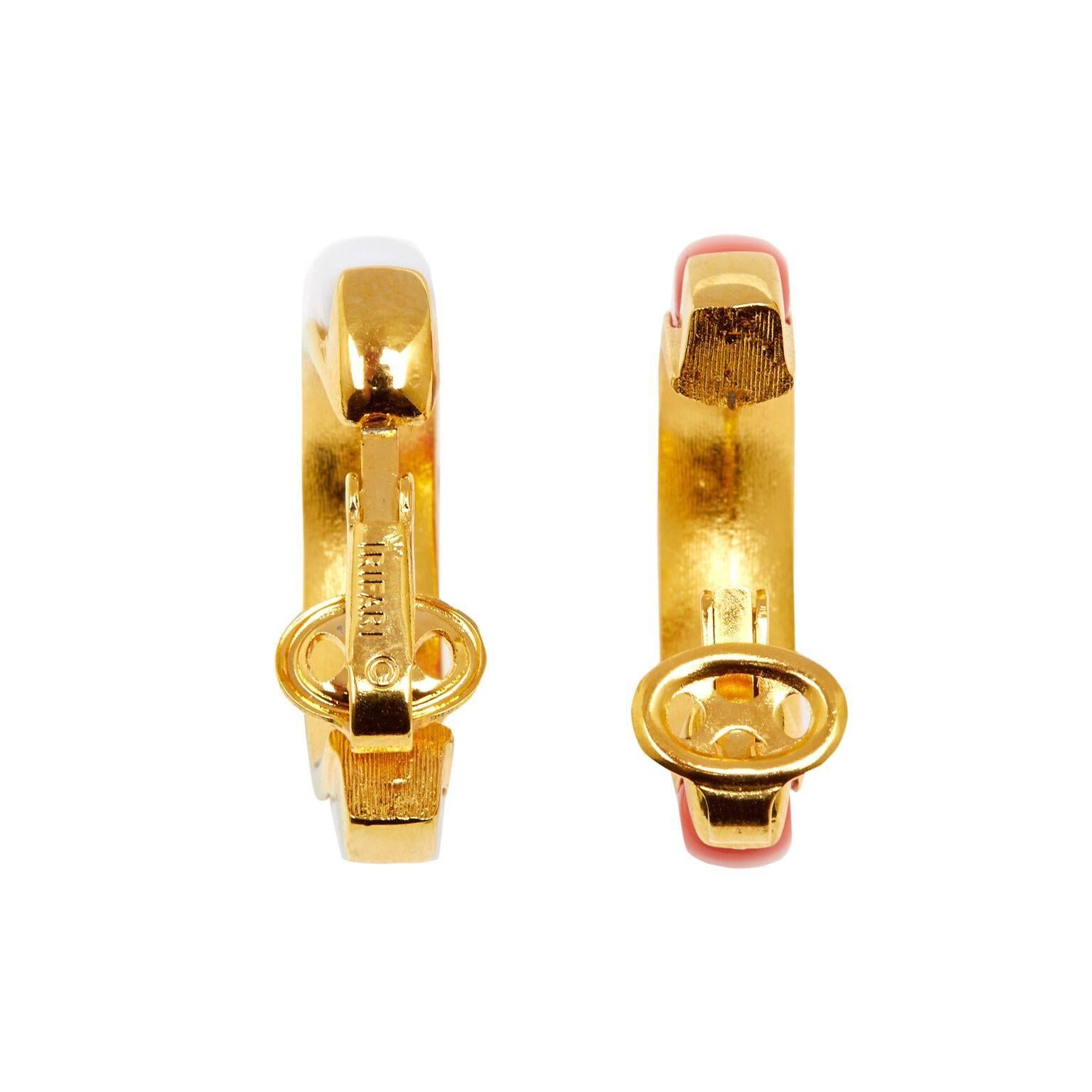 Set di orecchini a cerchio in lucite Trifari 1950 in scatola In condizioni ottime in vendita a London, GB