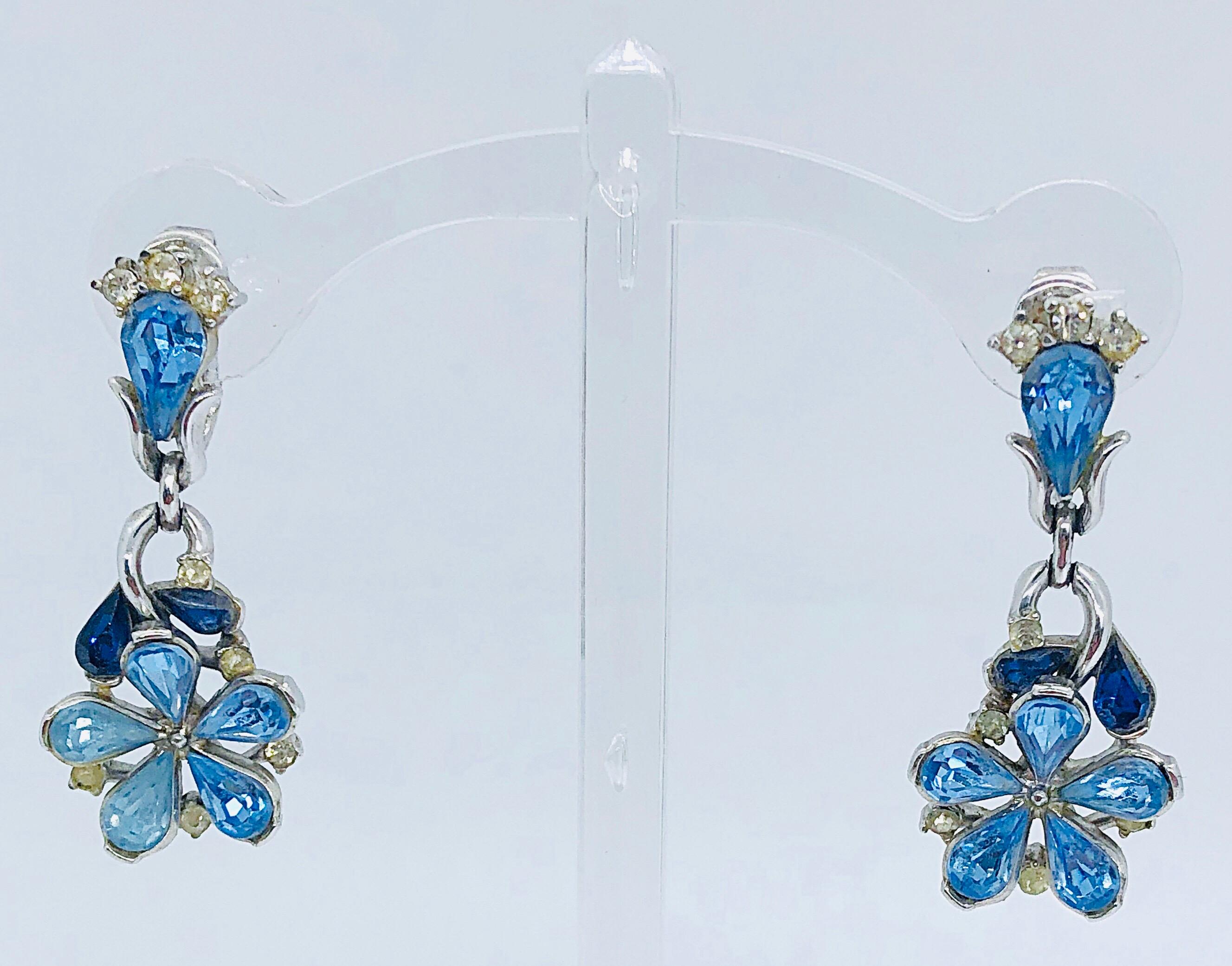 1950s Trifari by Alfred Philippe Blue Rhinestone Vintage Flower Clip On Earrings In Excellent Condition In San Diego, CA