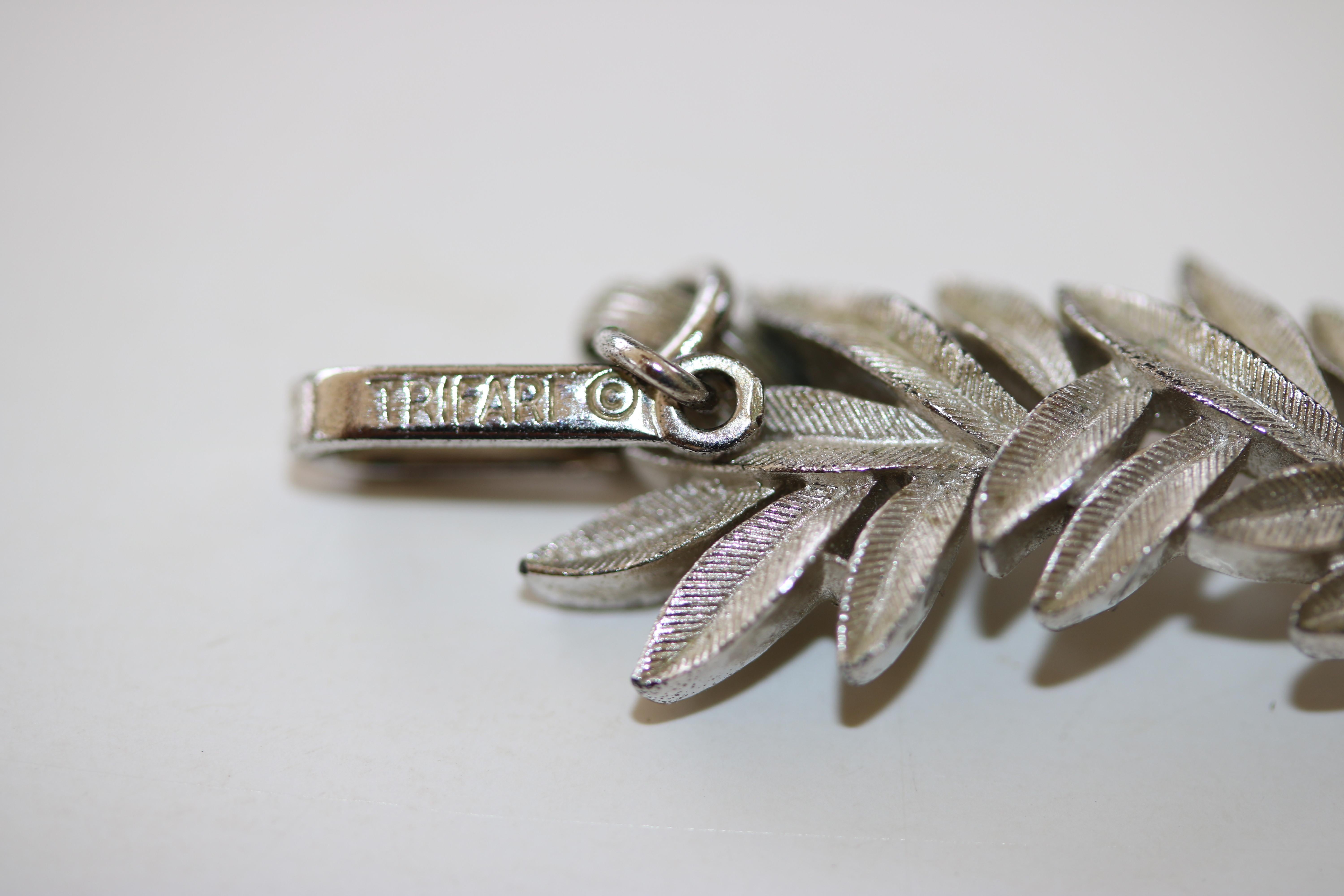 1950s Trifari Organic Modern Silver Leaf Necklace & Earrings Set In Good Condition For Sale In West Palm Beach, FL