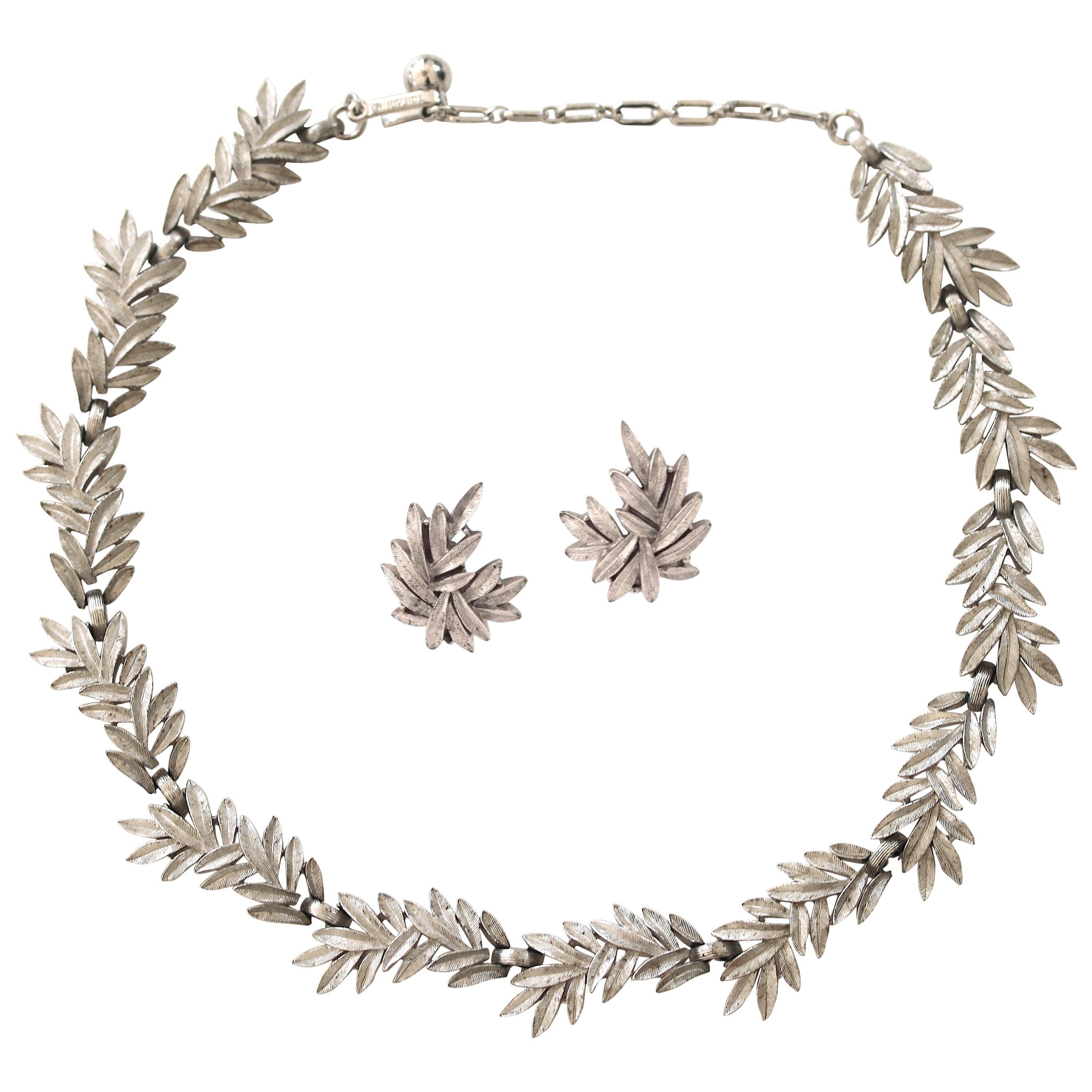 1950s Trifari Organic Modern Silver Leaf Necklace & Earrings Set For Sale