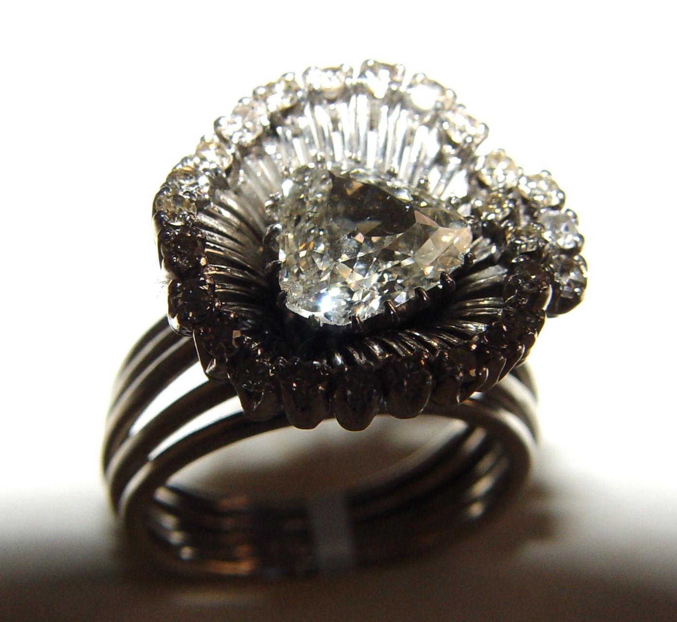 1950's Trillion diamond 1.50CT(Est.) cocktail ring Platinum/Gold/Palladium  For Sale 9