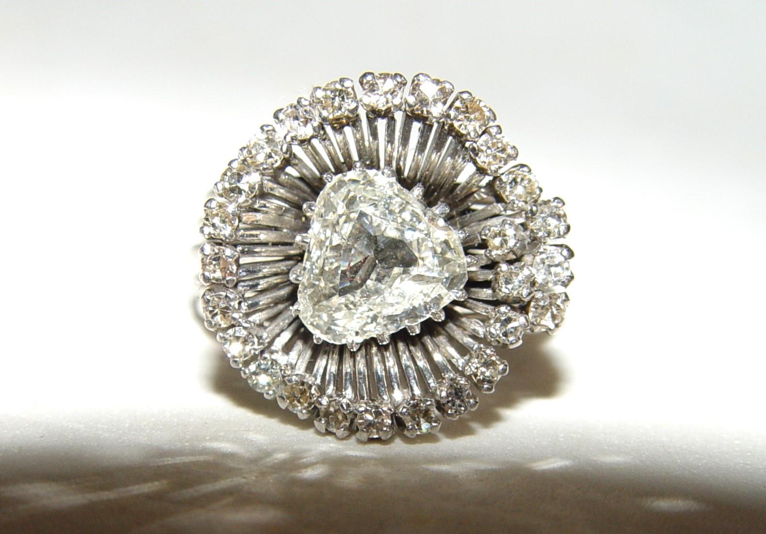 1950's Trillion diamond 1.50CT(Est.) cocktail ring Platinum/Gold/Palladium  For Sale 10