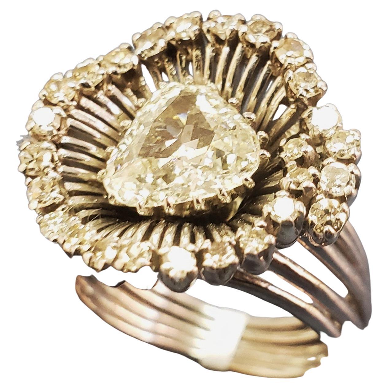 1950's Trillion diamond 1.50CT(Est.) cocktail ring Platinum/Gold/Palladium  In Good Condition For Sale In Chicago, IL