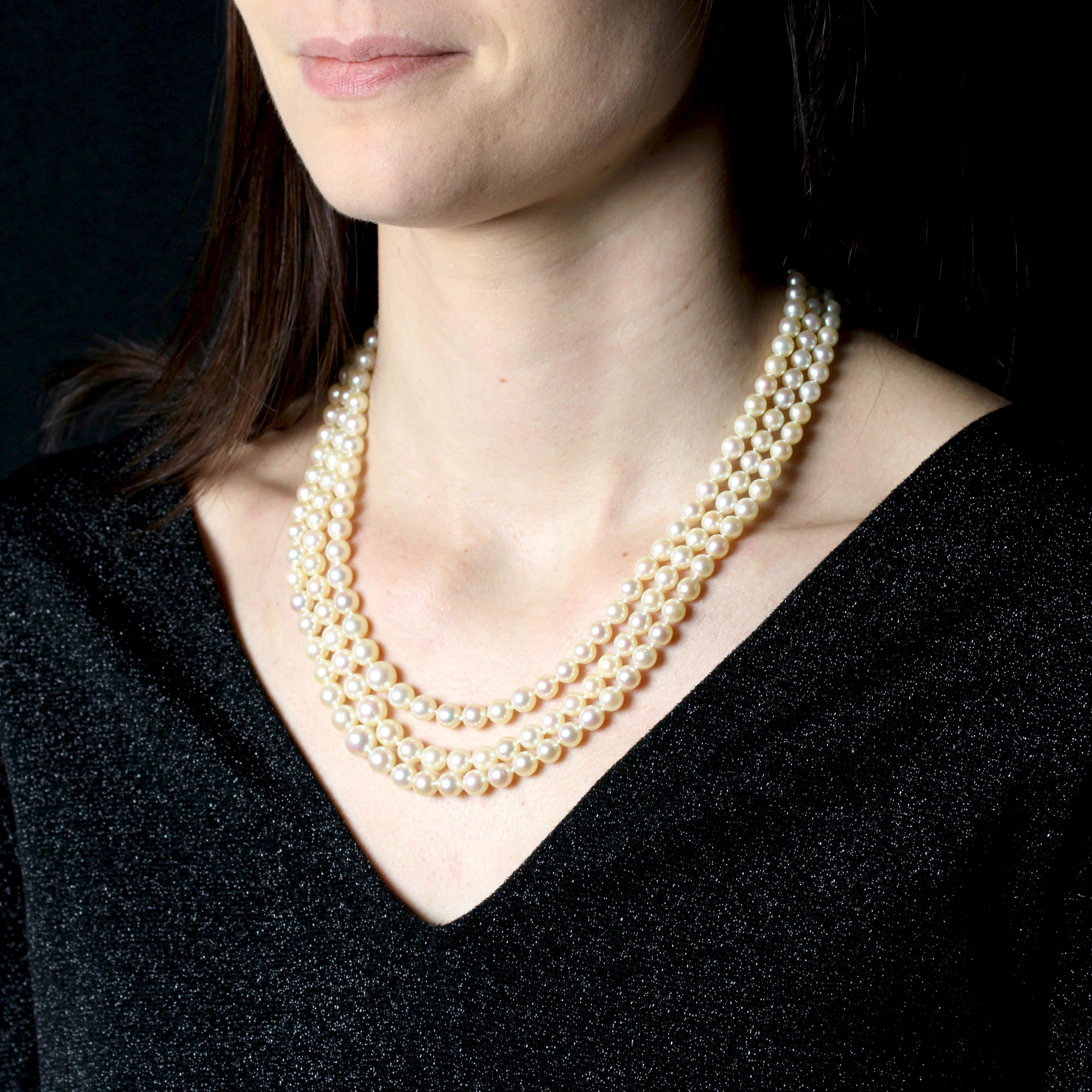 1950s Triple Strand Cultured Pearl Necklace For Sale 4