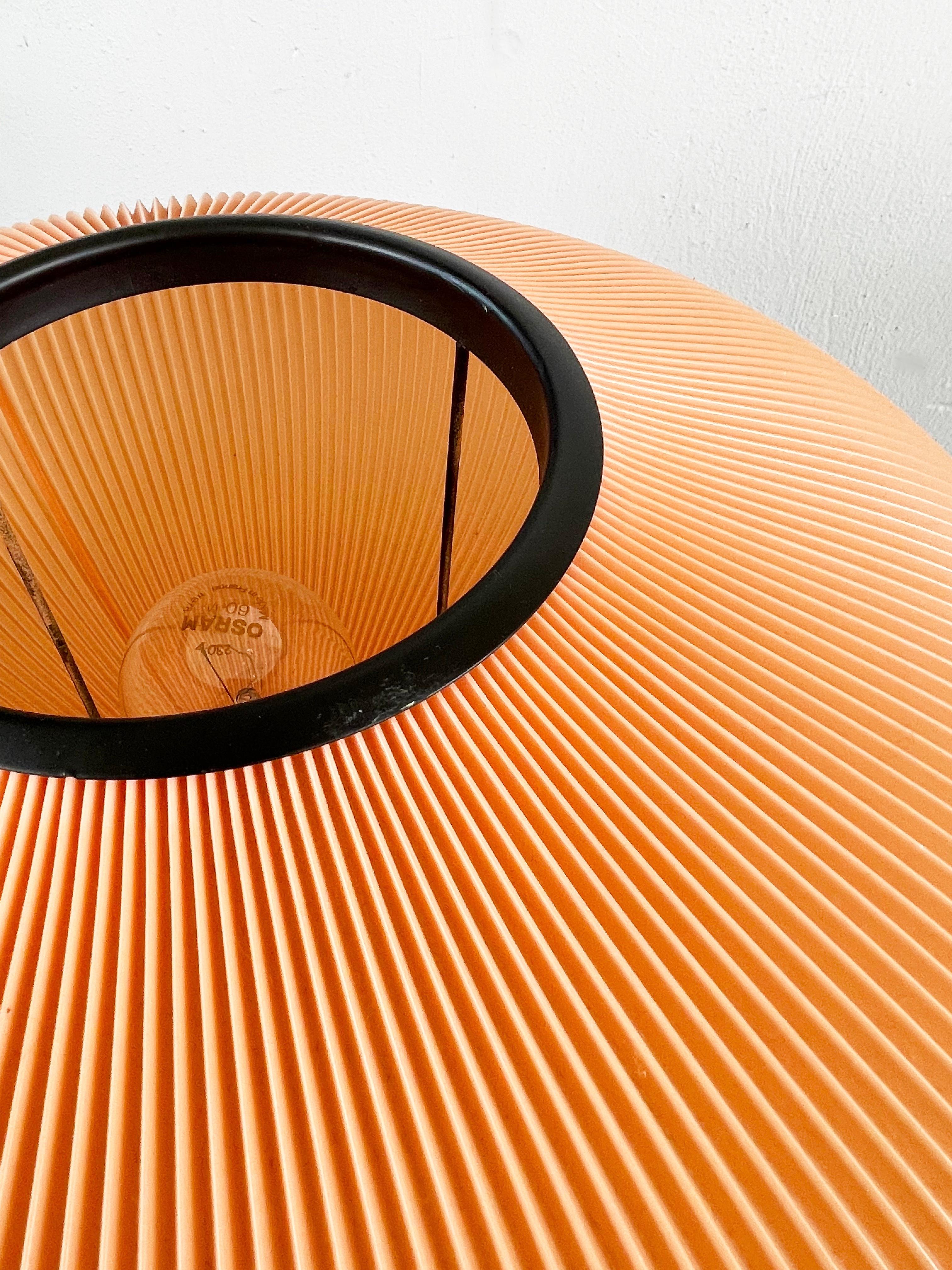 Lampadaire tripode ballon-cocoon des années 1950, Peach by Aro Leuchten, Allemagne de l'Ouest en vente 1