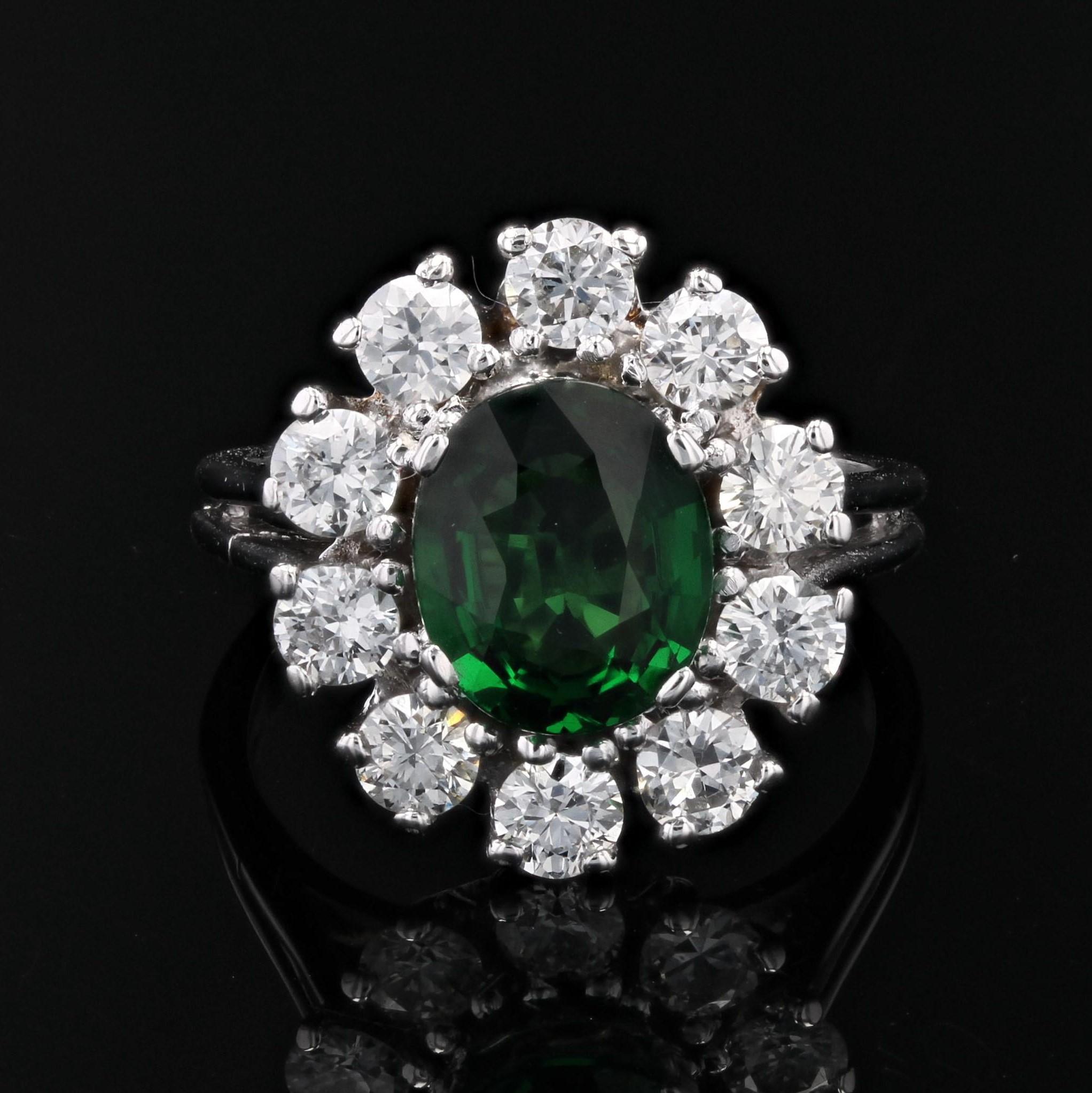1950s Tsavorite Garnet Diamonds 18 Karat White Gold Daisy Ring In Excellent Condition For Sale In Poitiers, FR