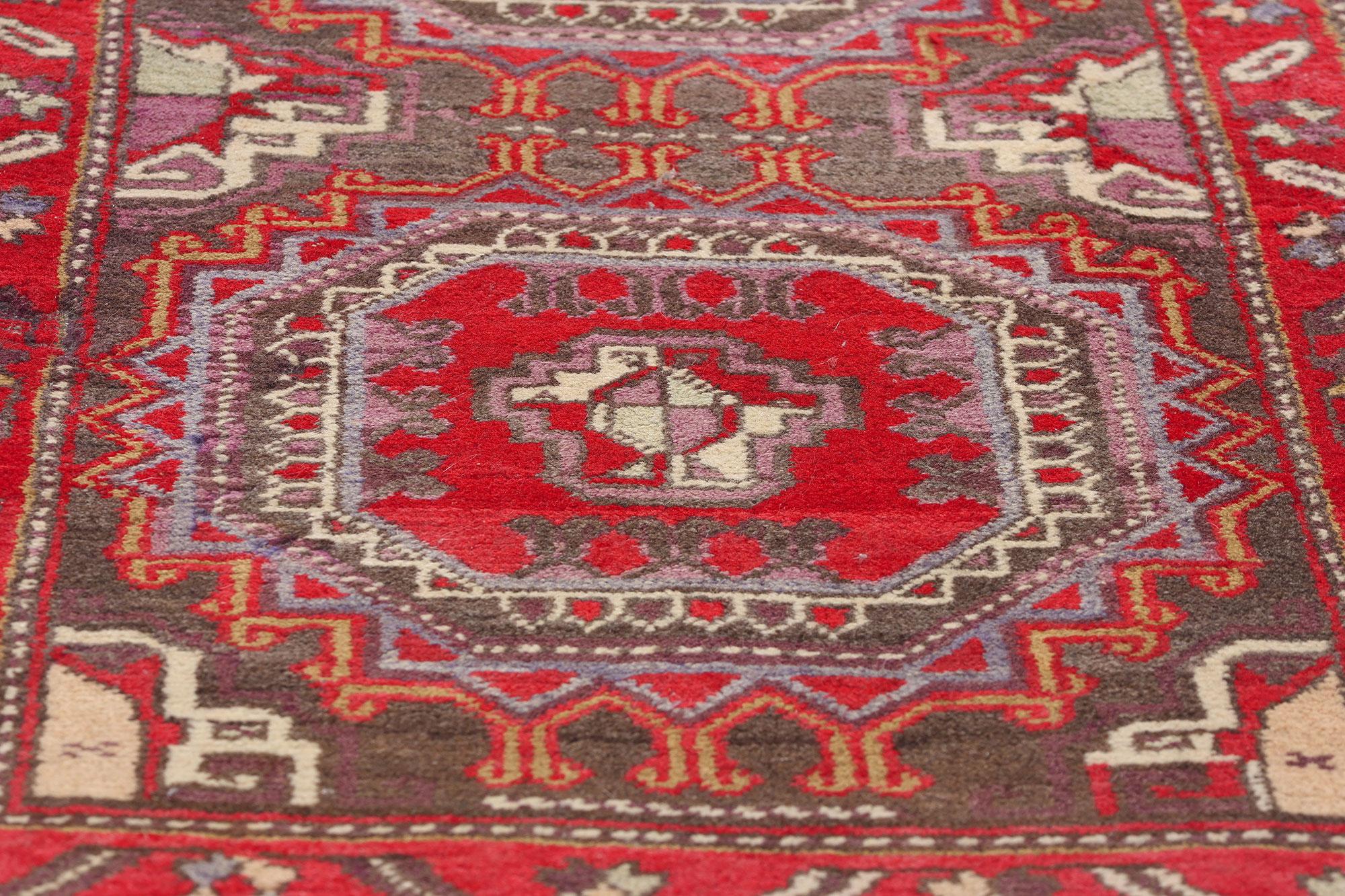 1950’s Turkish Bergama Carpet with Traditional Style In Good Condition For Sale In Dallas, TX