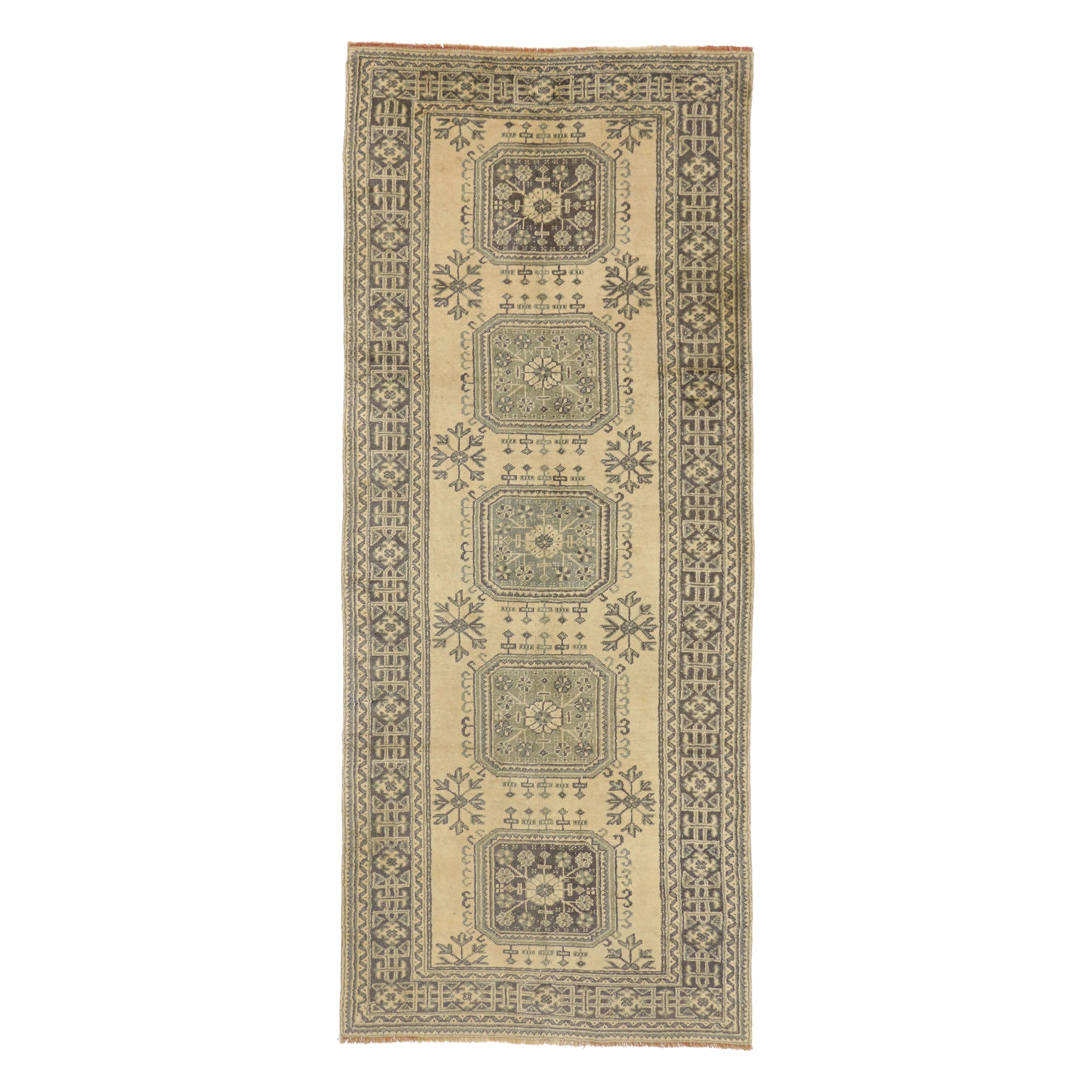 Türkischer Oushak-Teppich aus den 1950er Jahren im gustavianischen oder französischen Landhausstil