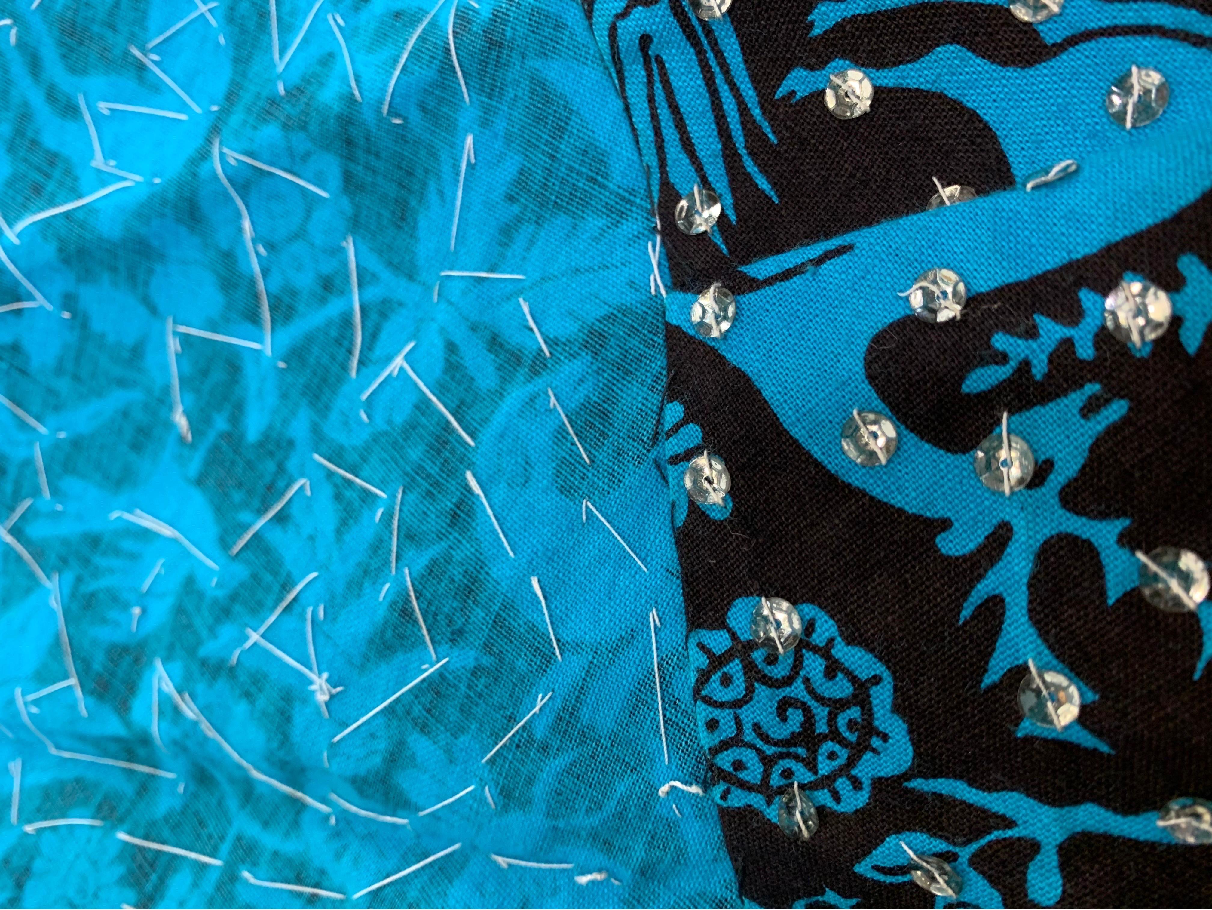 1950s Turquoise & Black Folkloric Print Cotton Summer Dress w/ Scattered Sequins For Sale 12