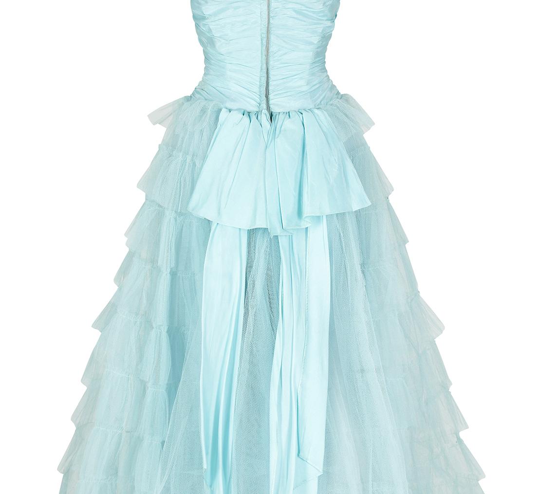 1950er Türkisfarbenes mehrlagiges Tüllnetz-Halfterneck-Kleid im Angebot 3