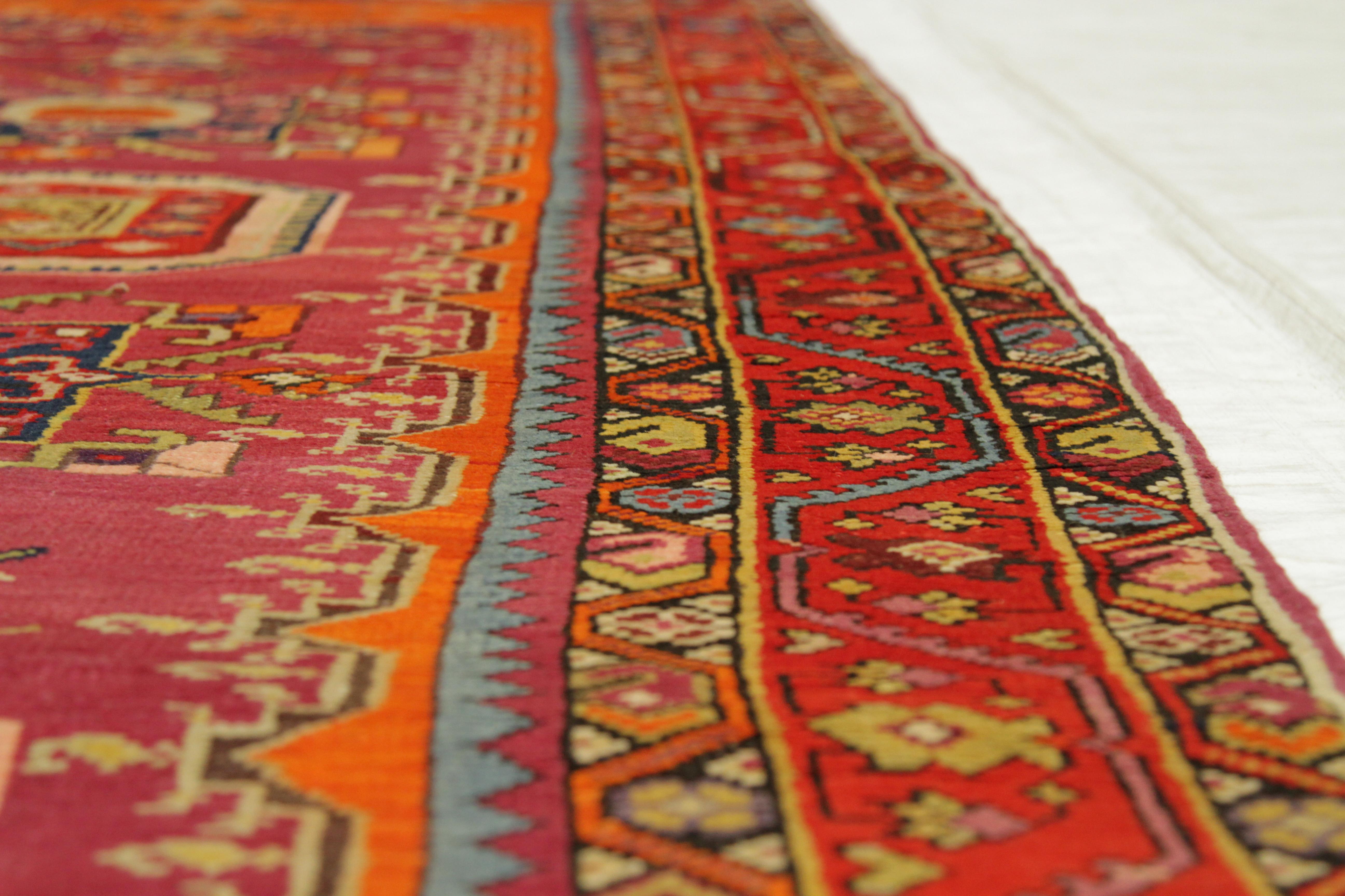 Milieu du XXe siècle Tapis persan ancien jumeau des années 1950 avec motif de pierres précieuses tissé à la main de style Karabagh en vente