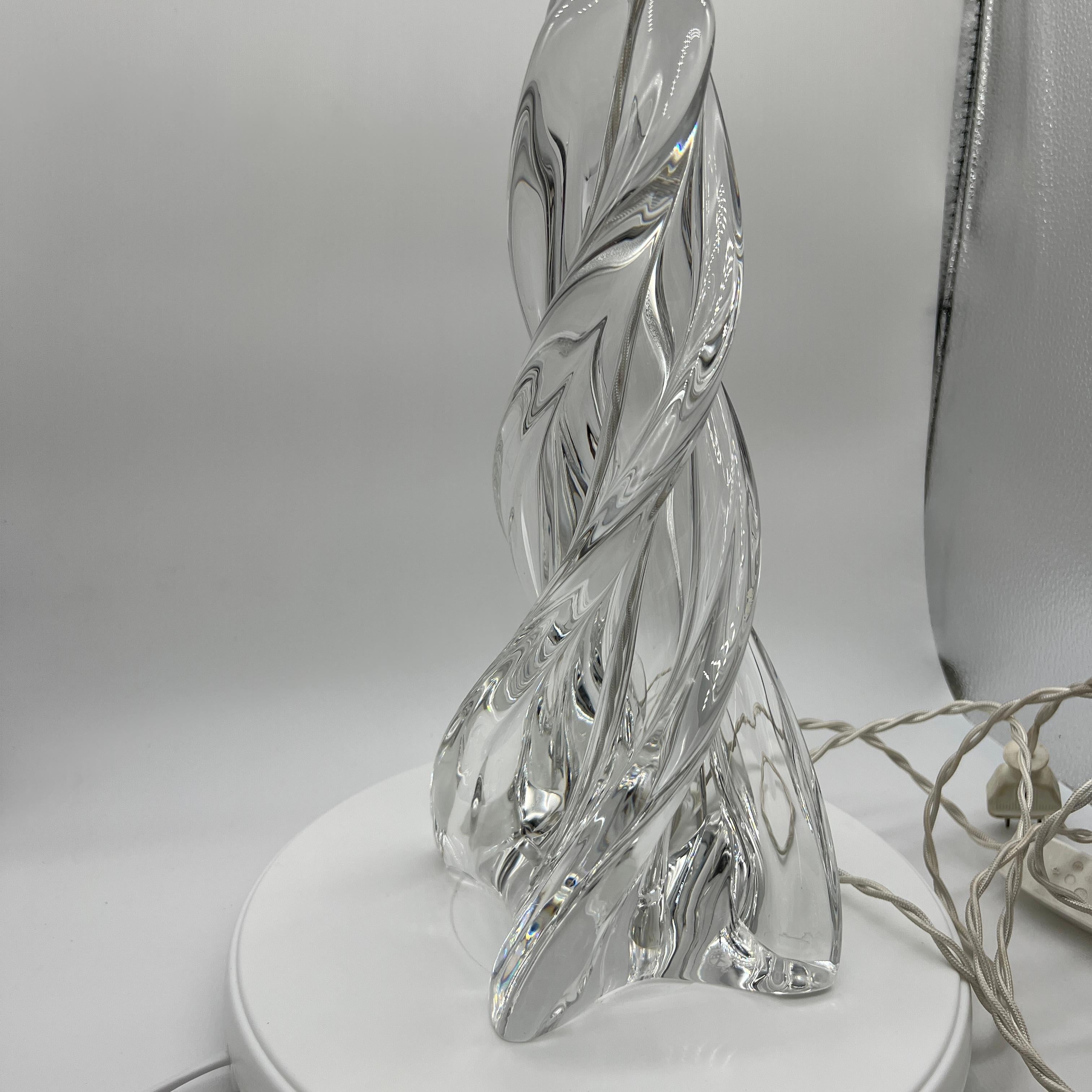 1950's Twisted Glass Tischlampe von Sèvres Frankreich (Hollywood Regency) im Angebot