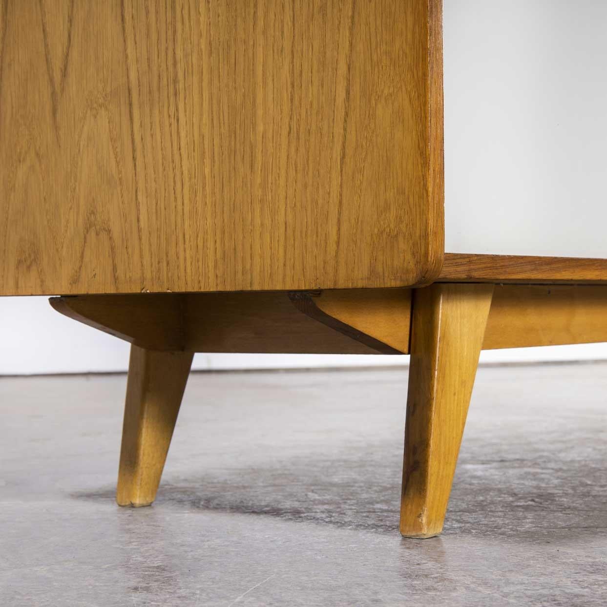 Metà XX secolo Armadio a due ante del 1950 di Jiri Jiroutek per For Interieur Praha in vendita