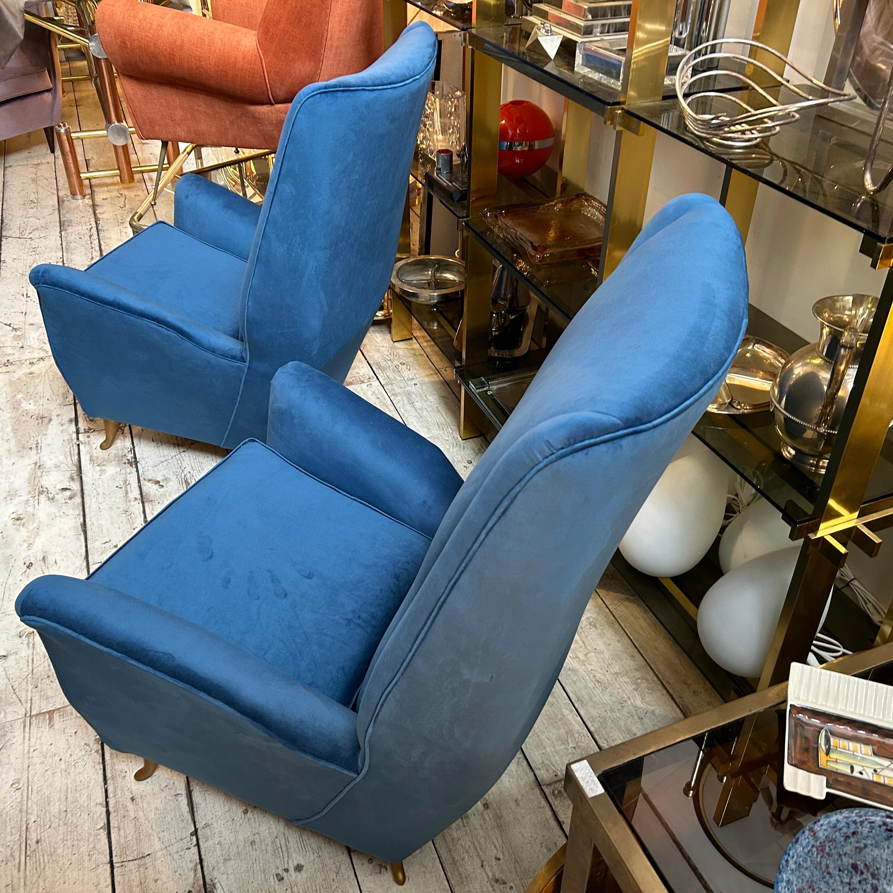 Italian 1950s Two Mid-Century Modern High Back Armchairs by Gio Ponti for Isa Bergamo For Sale