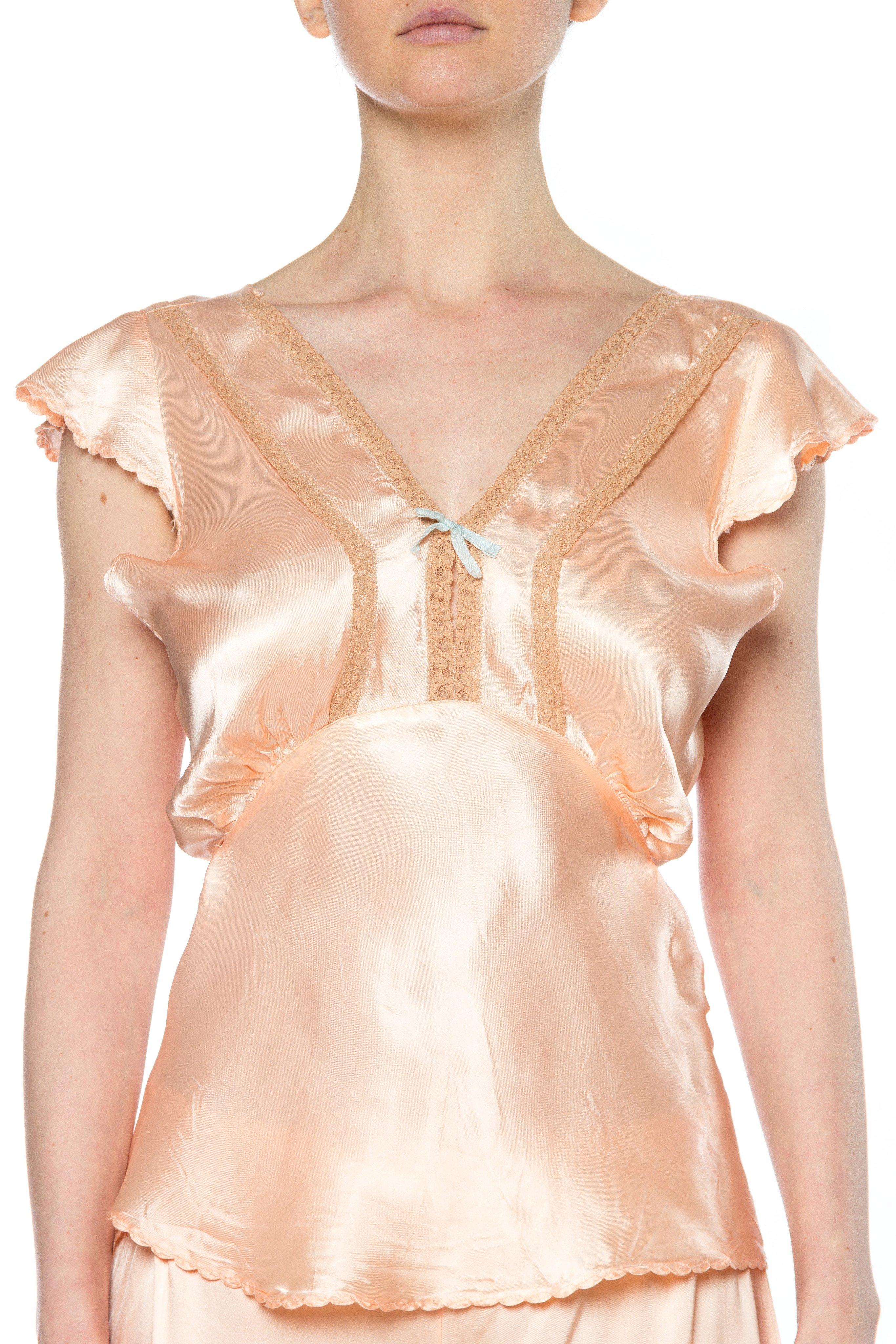 1940S Peach Rayon Satin Two Piece Pajamas Set For Sale 1