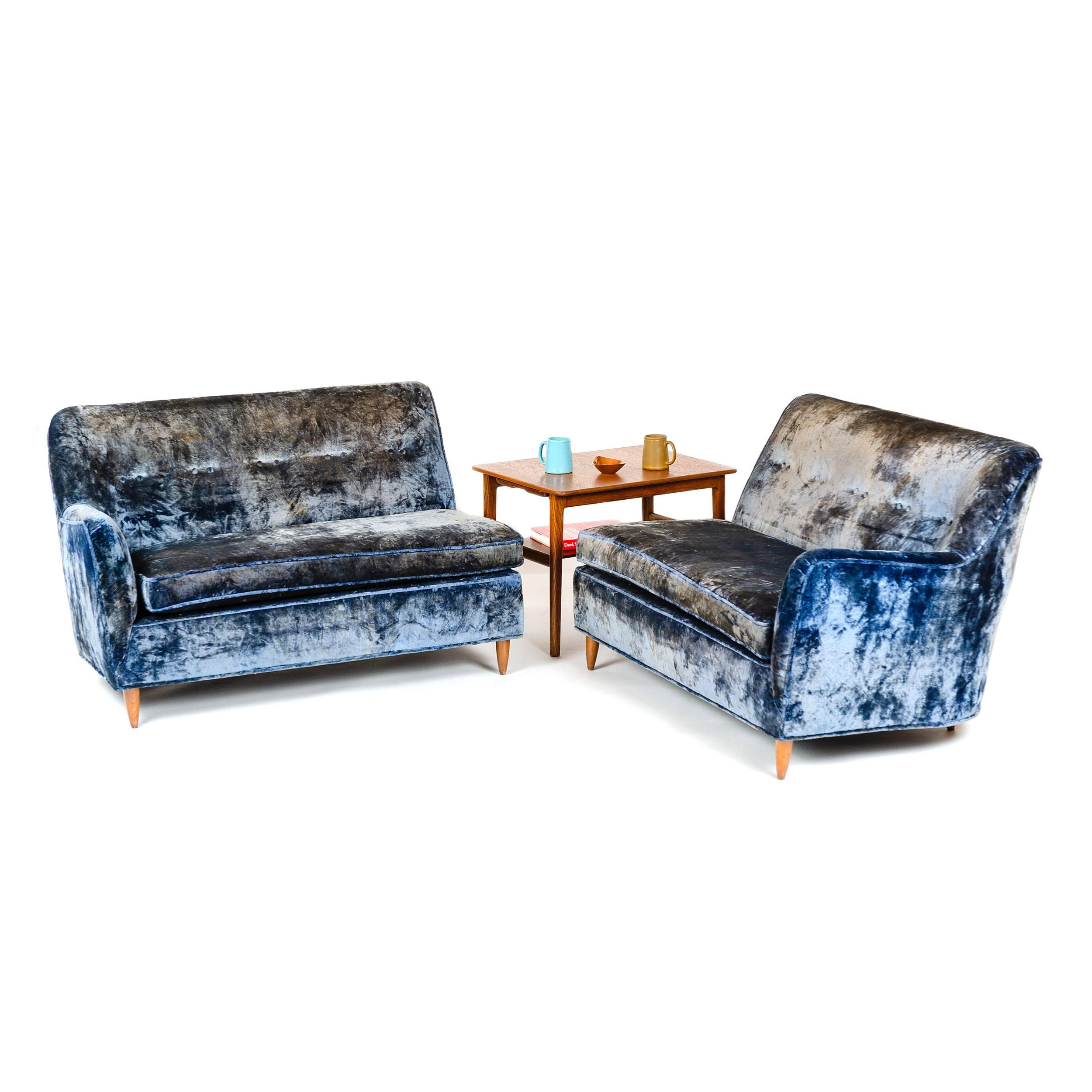 1950s Two-Piece Velvet Sofa in the Style of Gio Ponti 3