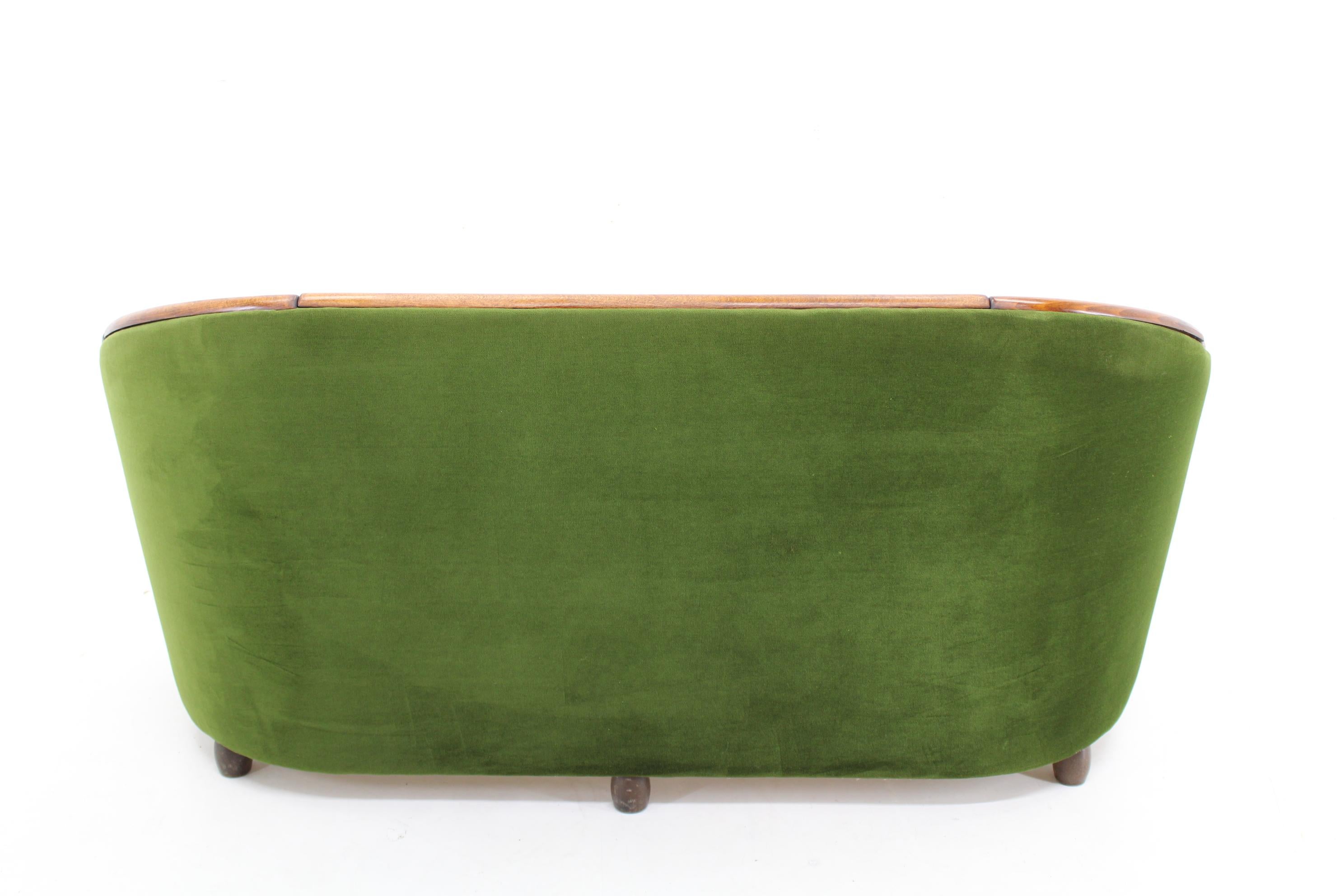 1950s Two Seater Sofa in the Style of Gio Ponti, Czechoslovakia In Good Condition In Praha, CZ