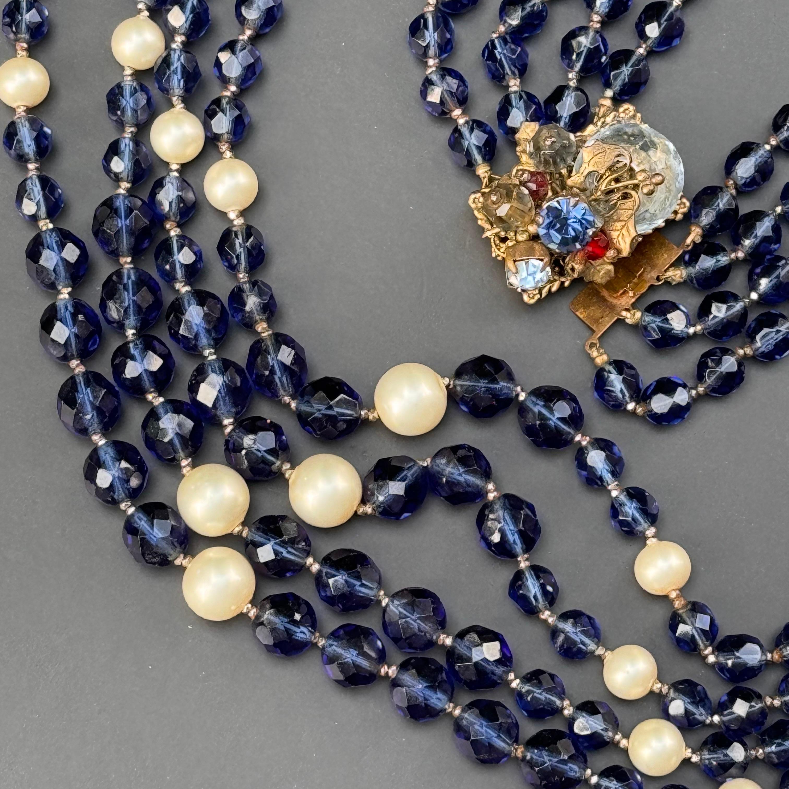 Collana a strati di cristallo sfaccettato blu di design non firmato degli anni '50 in vendita 1