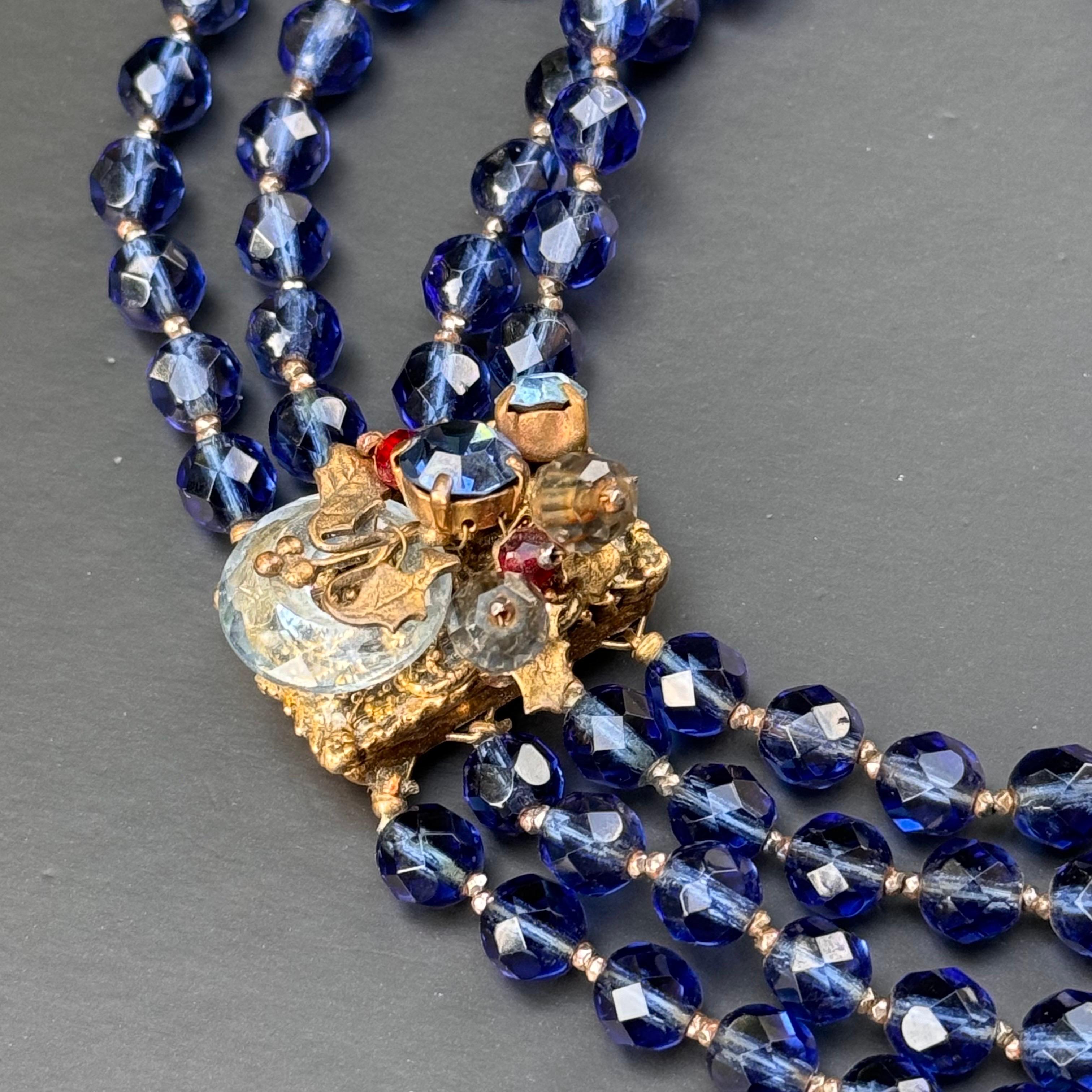 Collana a strati di cristallo sfaccettato blu di design non firmato degli anni '50 in vendita 2
