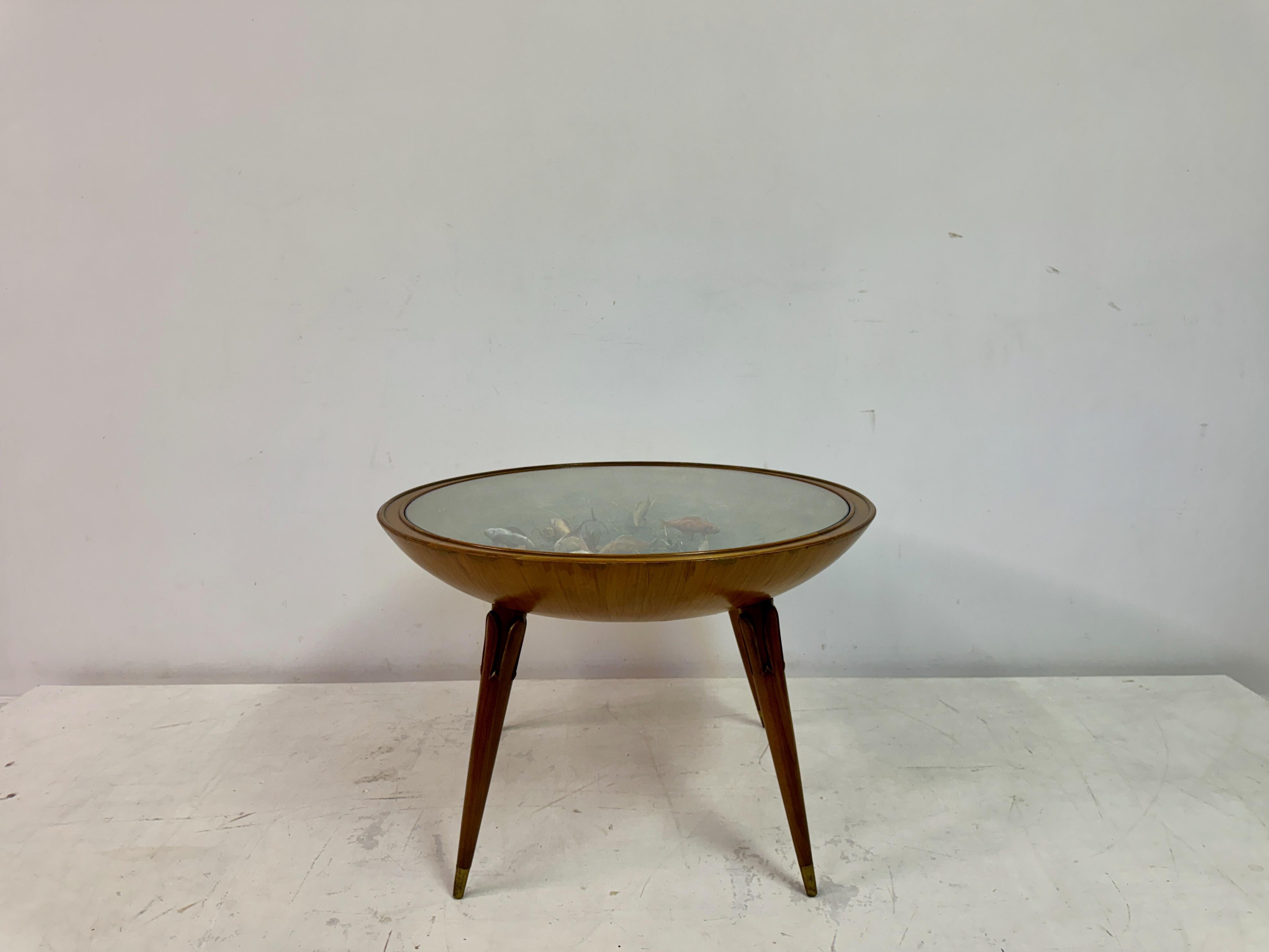 Mid-Century Modern Table basse italienne insolite des années 1950 avec modèle de poisson en vente