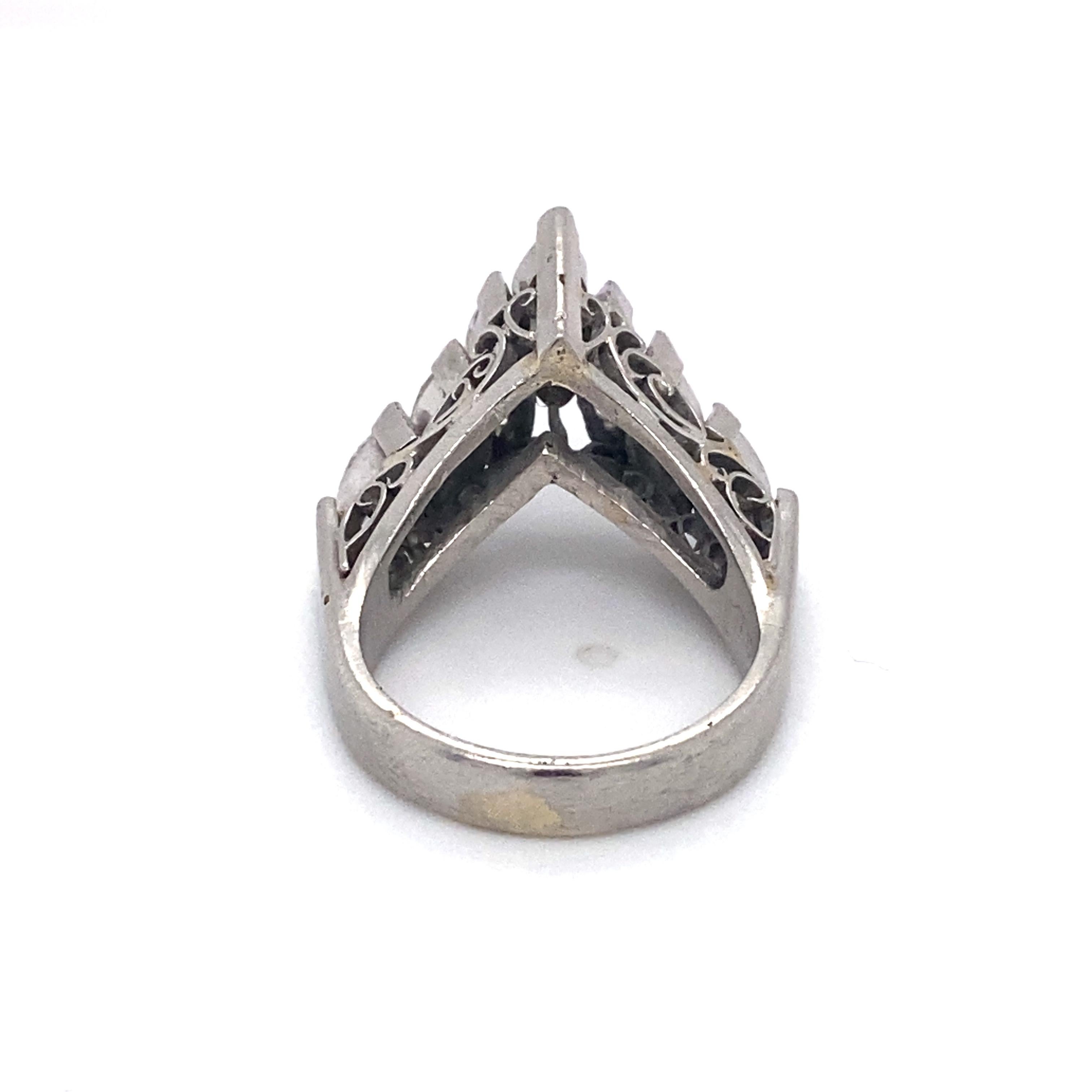 Marquise Cut 1950s V-Shaped 1.67 Carat Marquise Diamond Ring in Platinum For Sale