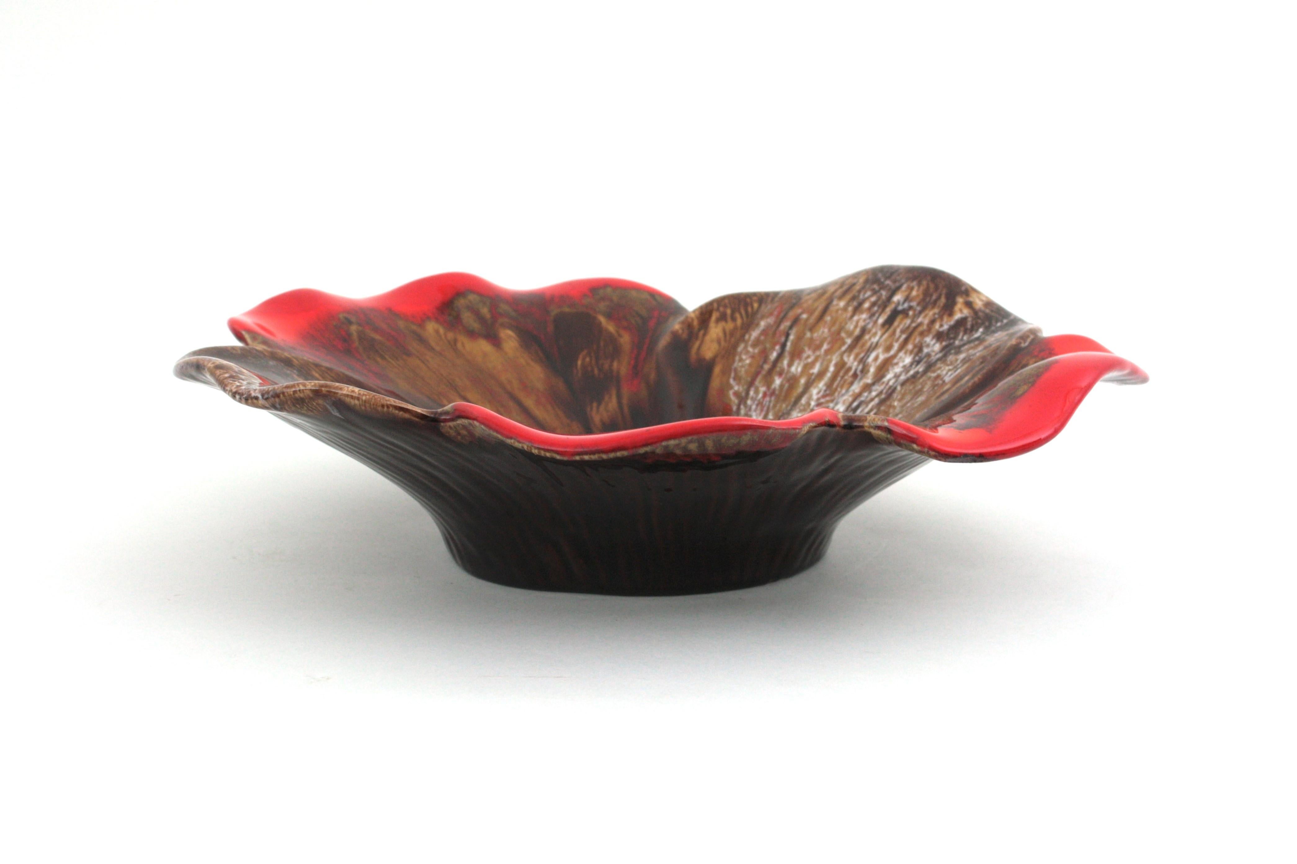 Vassoio / Centrotavola a foglie grandi in ceramica maiolicata Vallauris del 1950 in vendita 3