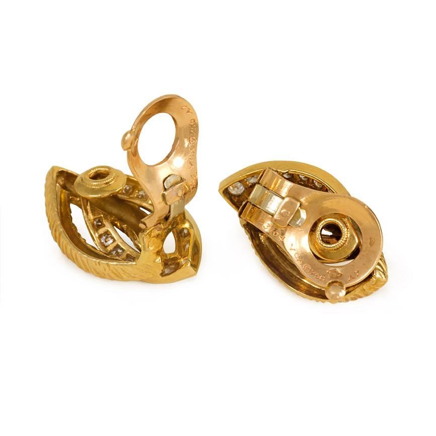 Brilliant Cut Van Cleef & Arpels 1950s Gold and Diamond Openwork Clip Earrings