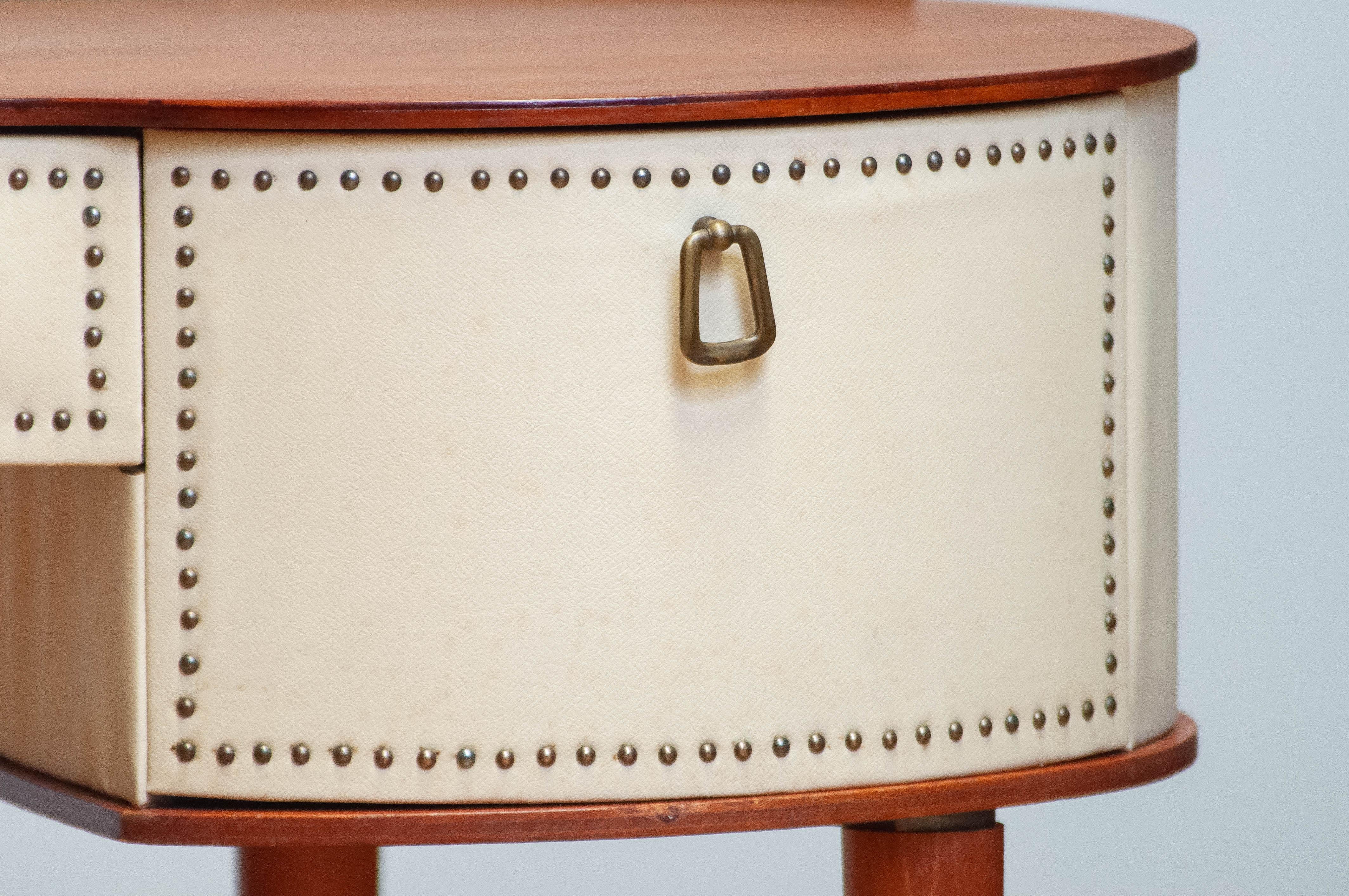 Swedish 1950s Vanity Dressing Table Designed By Halvdan Pettersson For Tibro In Sweden.