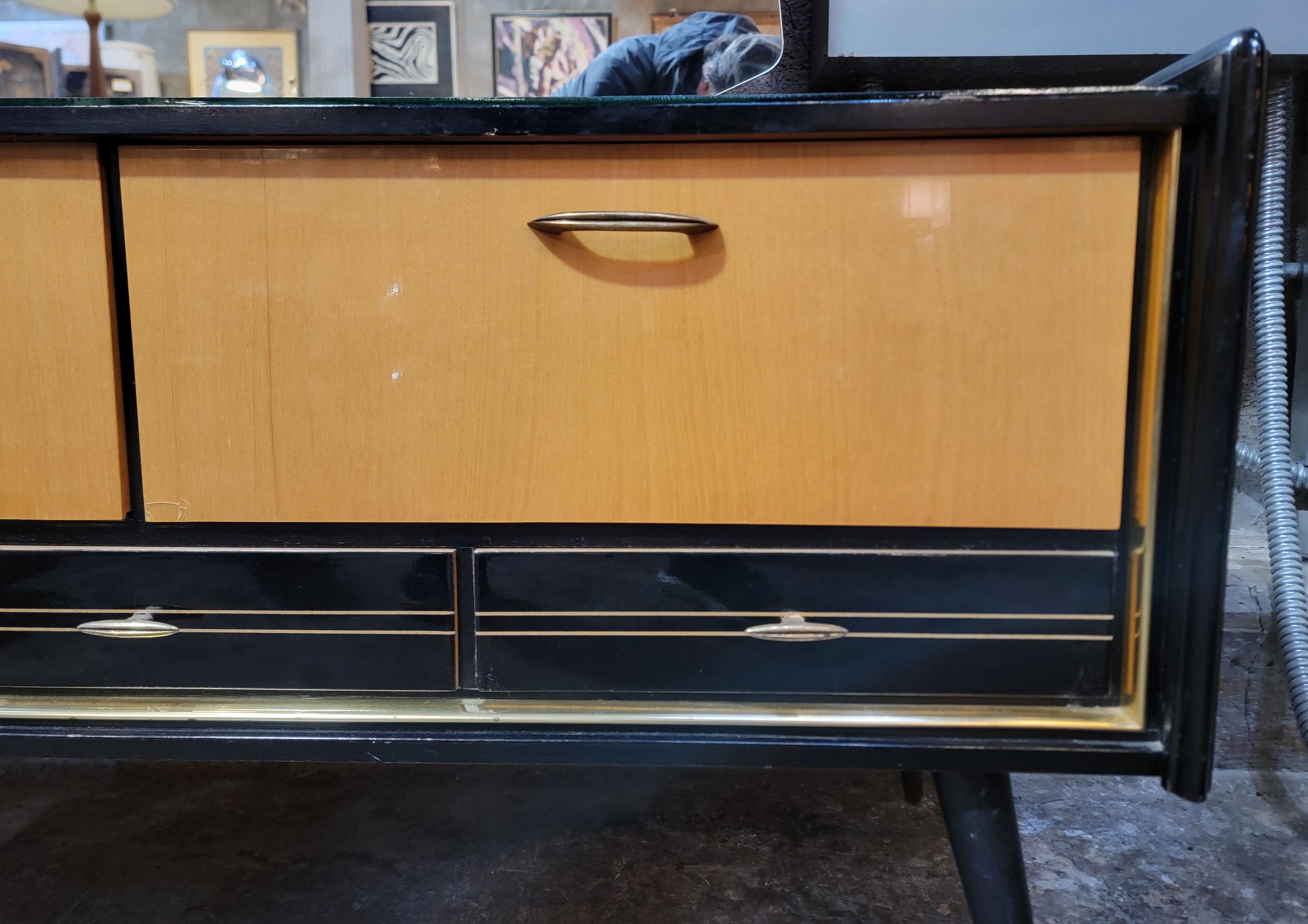 Coiffeuse des années 1950 avec finition miroir et laque en vente 5