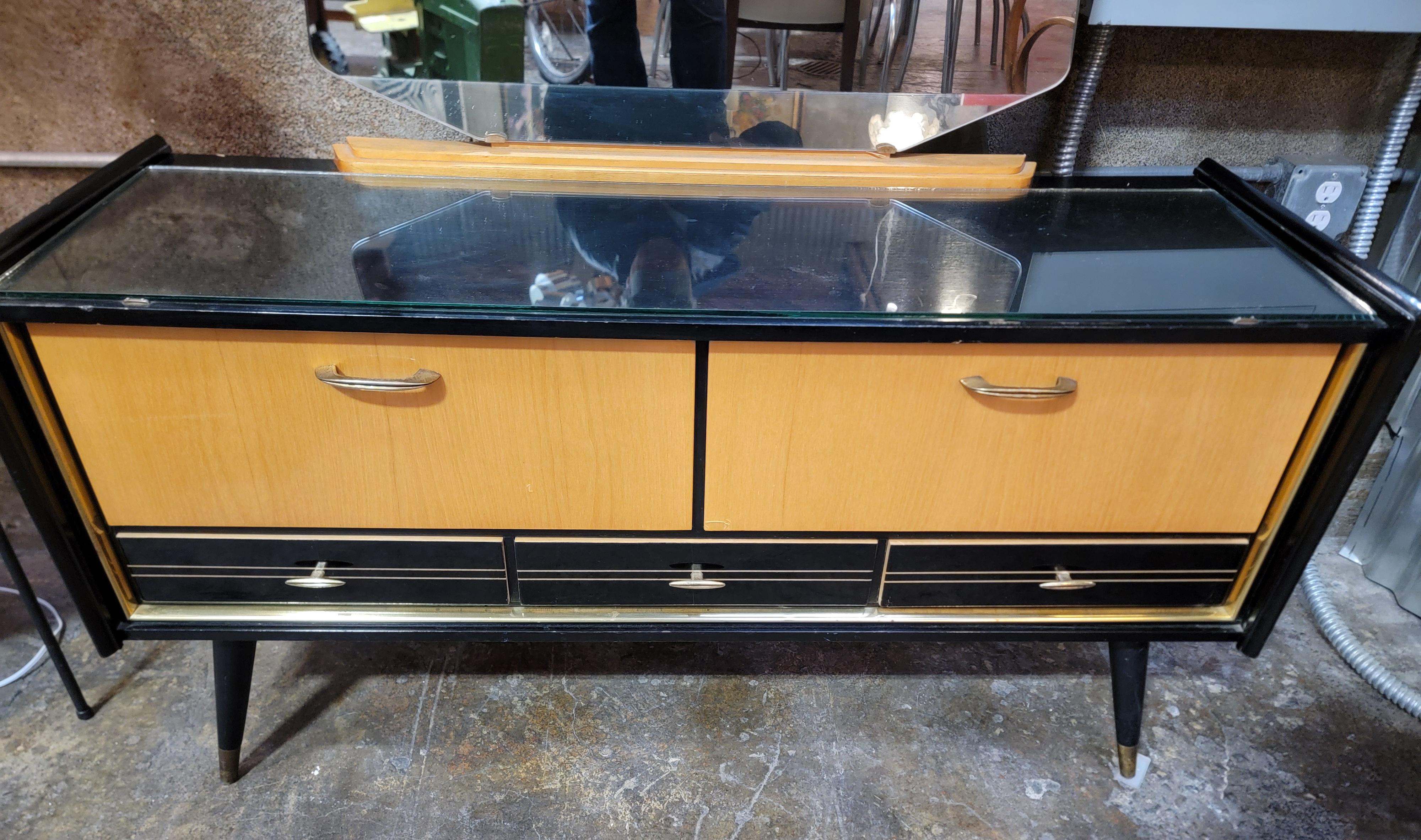 Coiffeuse des années 1950 avec finition miroir et laque Bon état - En vente à Fulton, CA
