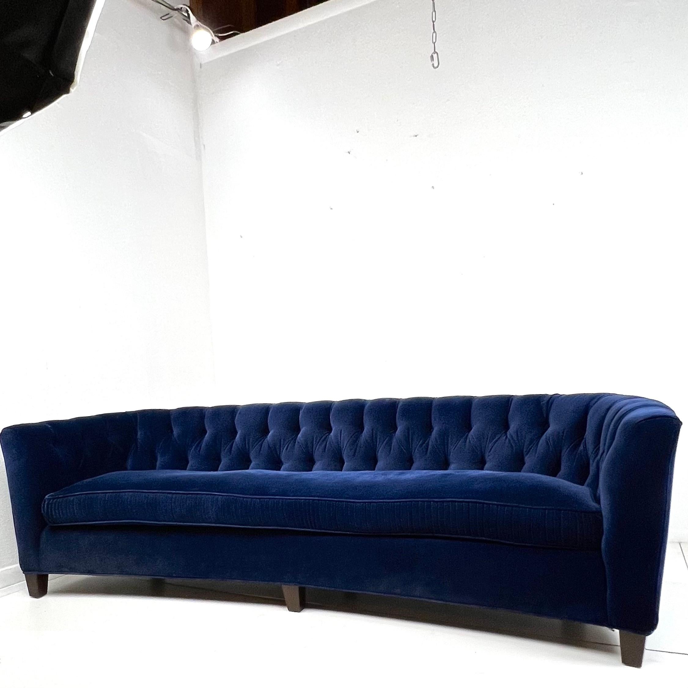1950s Velvet Tufted Curved Sofa In Good Condition In Dallas, TX