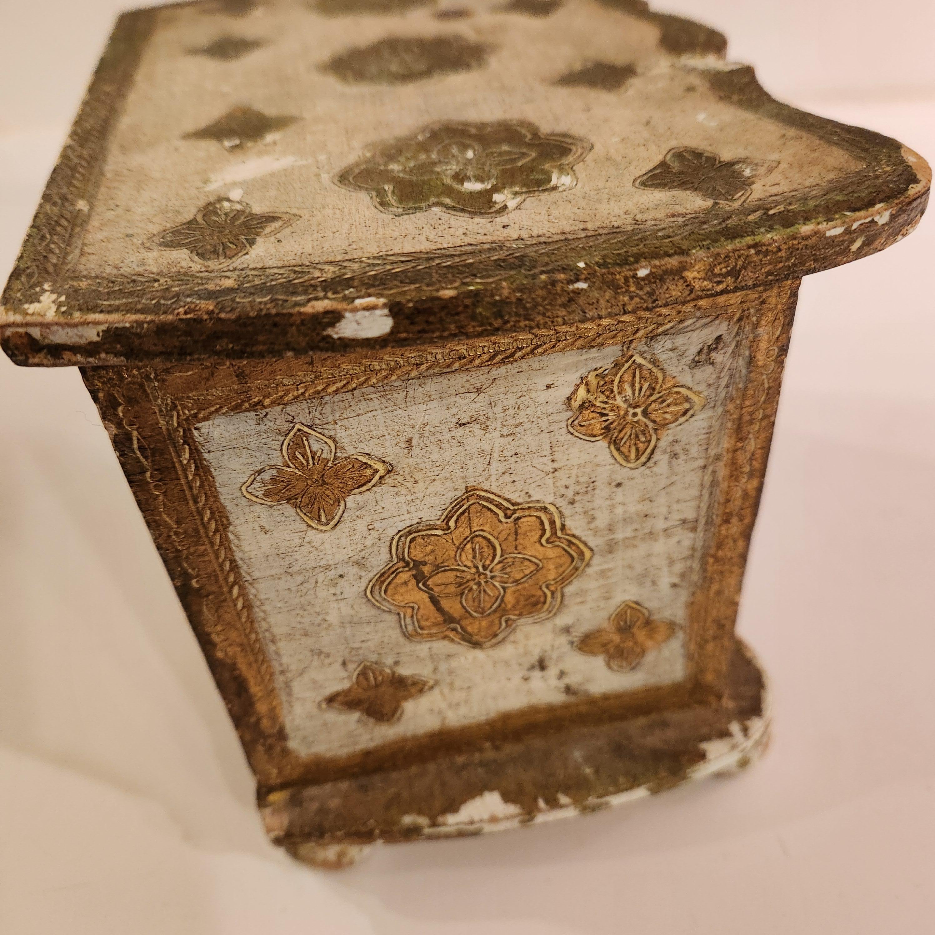 Joyero de madera dorada veneciana de los años 50 Italia en venta 4