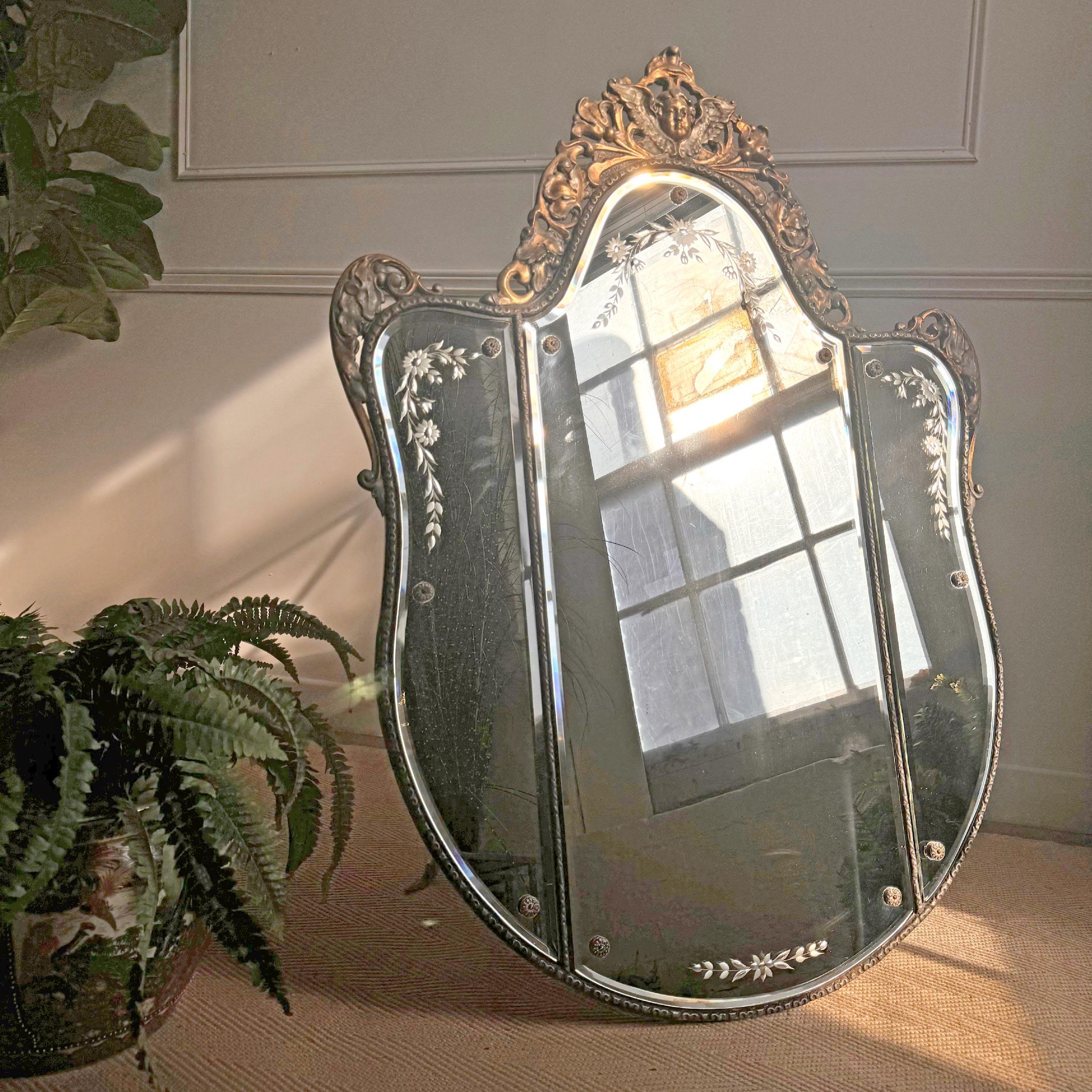 1950’s Venetian Murano Mirror with Etched Glass and Decorative Putto Frame In Good Condition In Hastings, GB