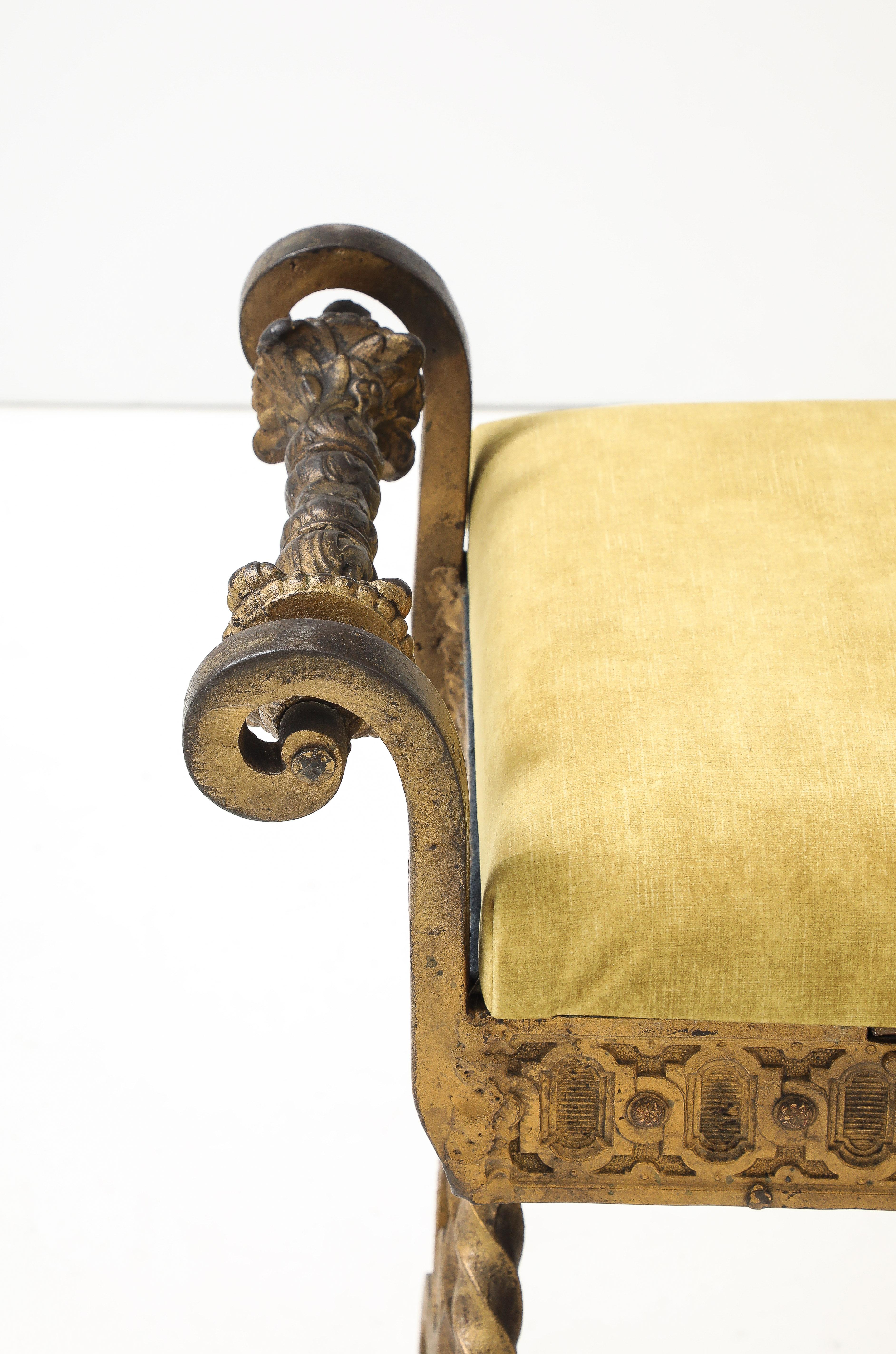 Banc italien en fer massif très lourd des années 1950 avec rangement en vente 7
