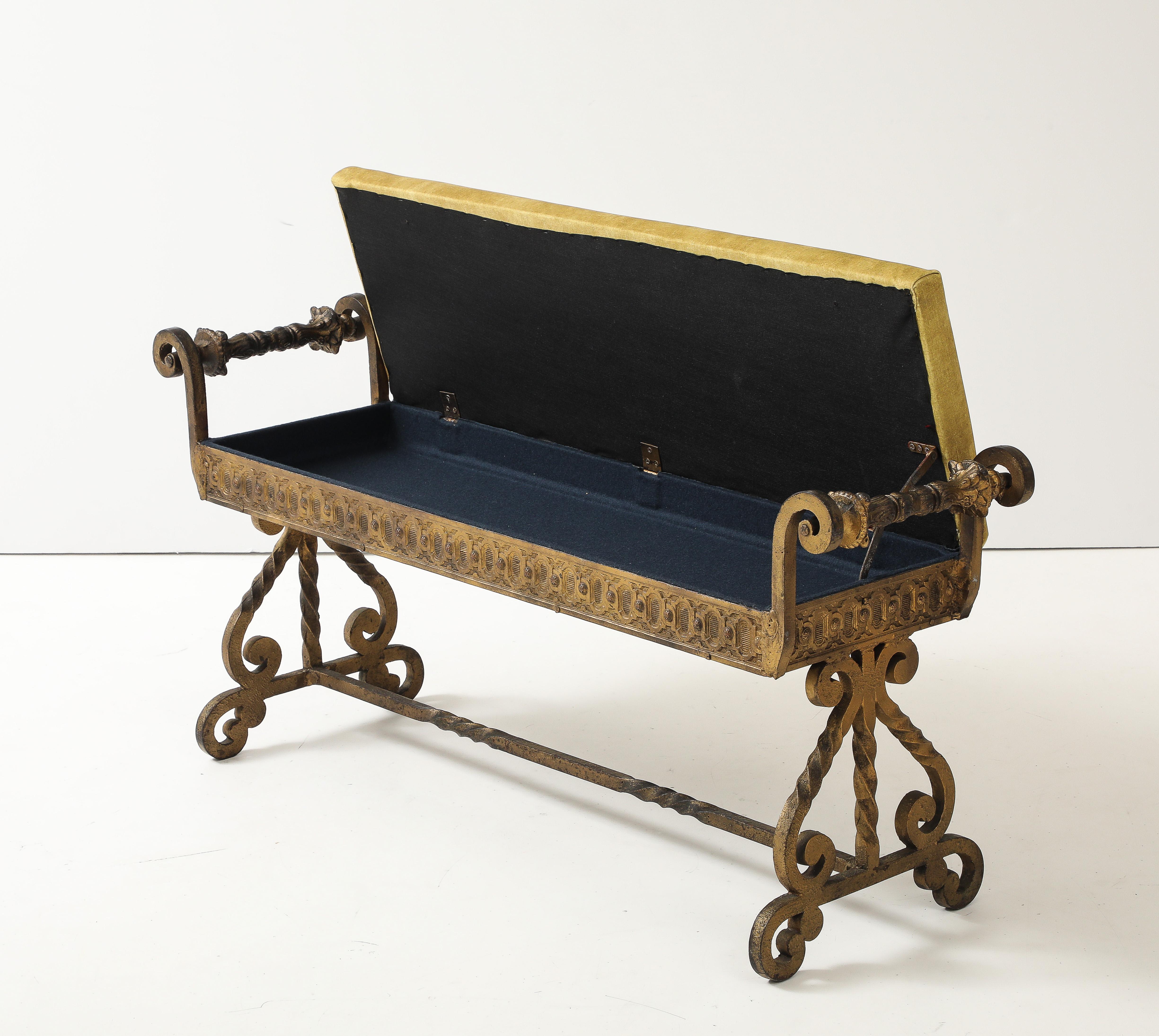Banc italien en fer massif très lourd des années 1950 avec rangement en vente 10