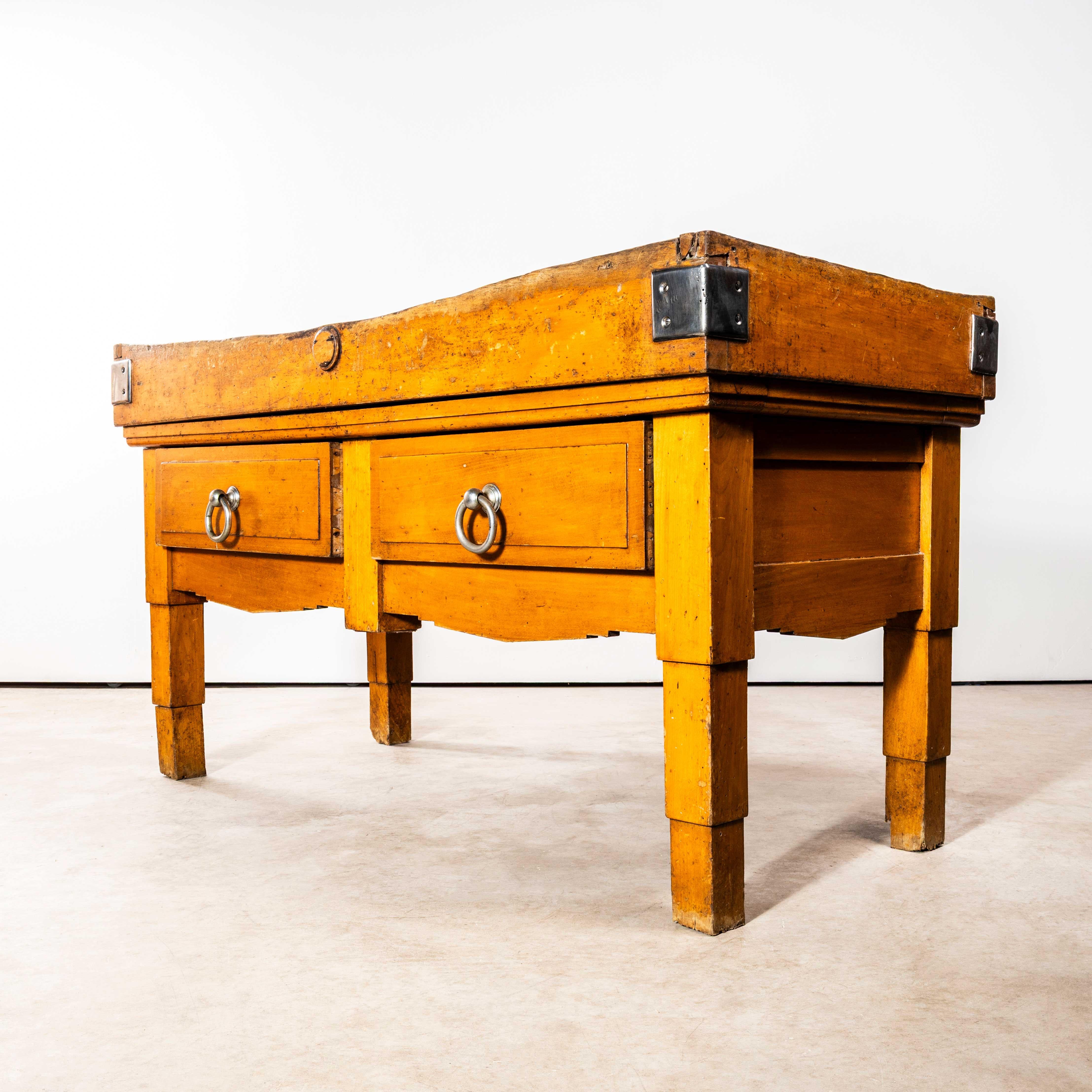 1950’s Very Large Belgian Butchers Workstation – Butchers Block en vente 4