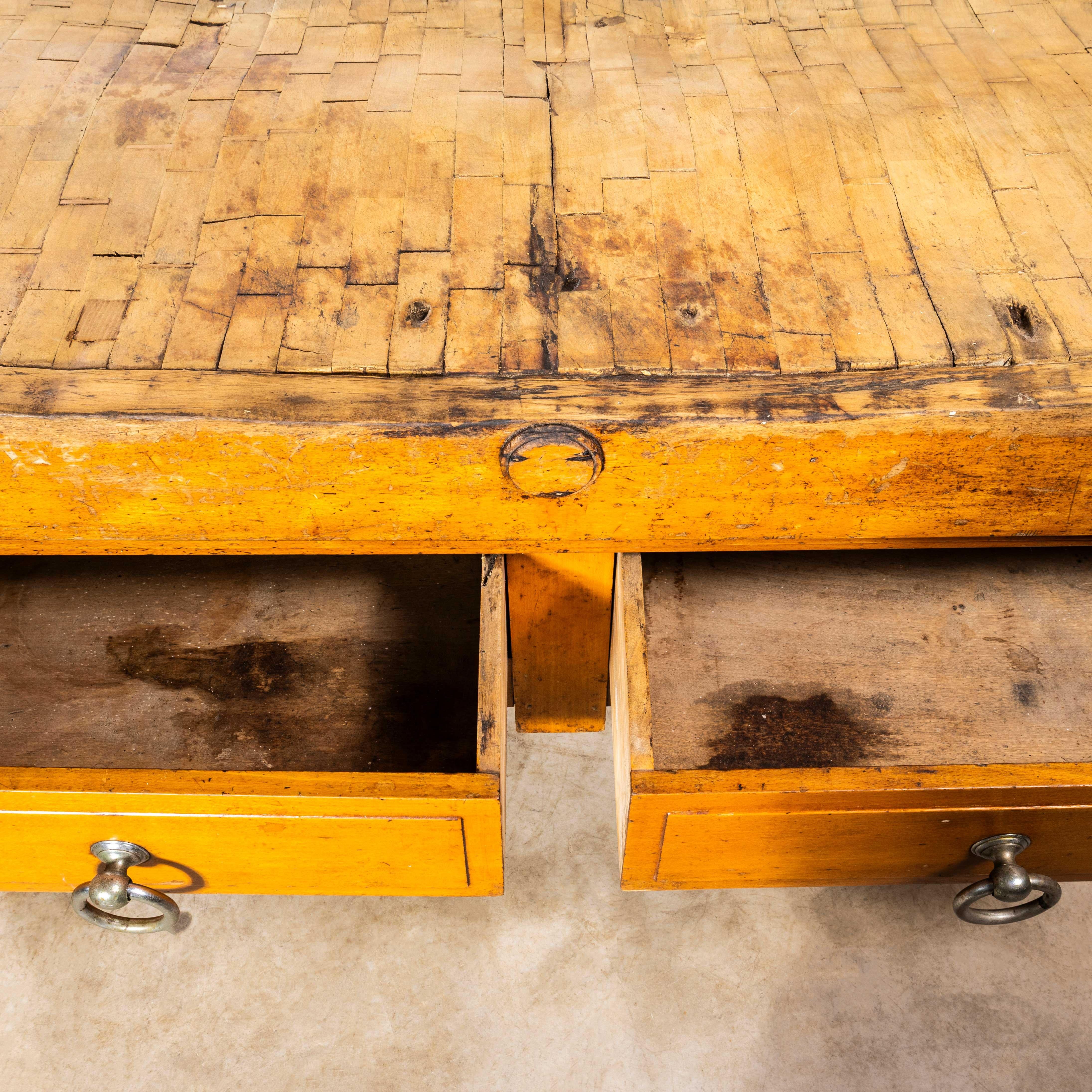 Belge 1950’s Very Large Belgian Butchers Workstation – Butchers Block en vente