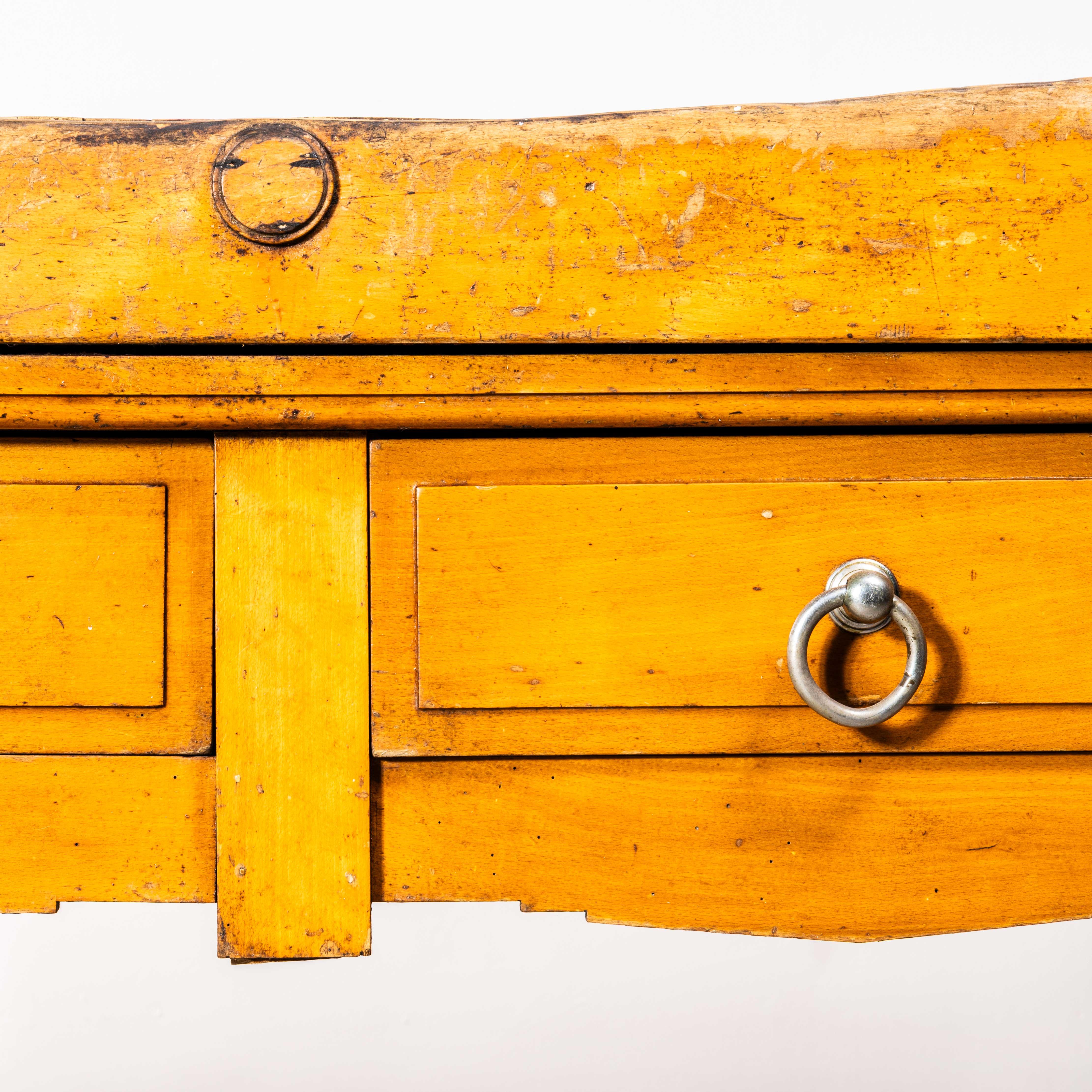 Hêtre 1950’s Very Large Belgian Butchers Workstation – Butchers Block en vente