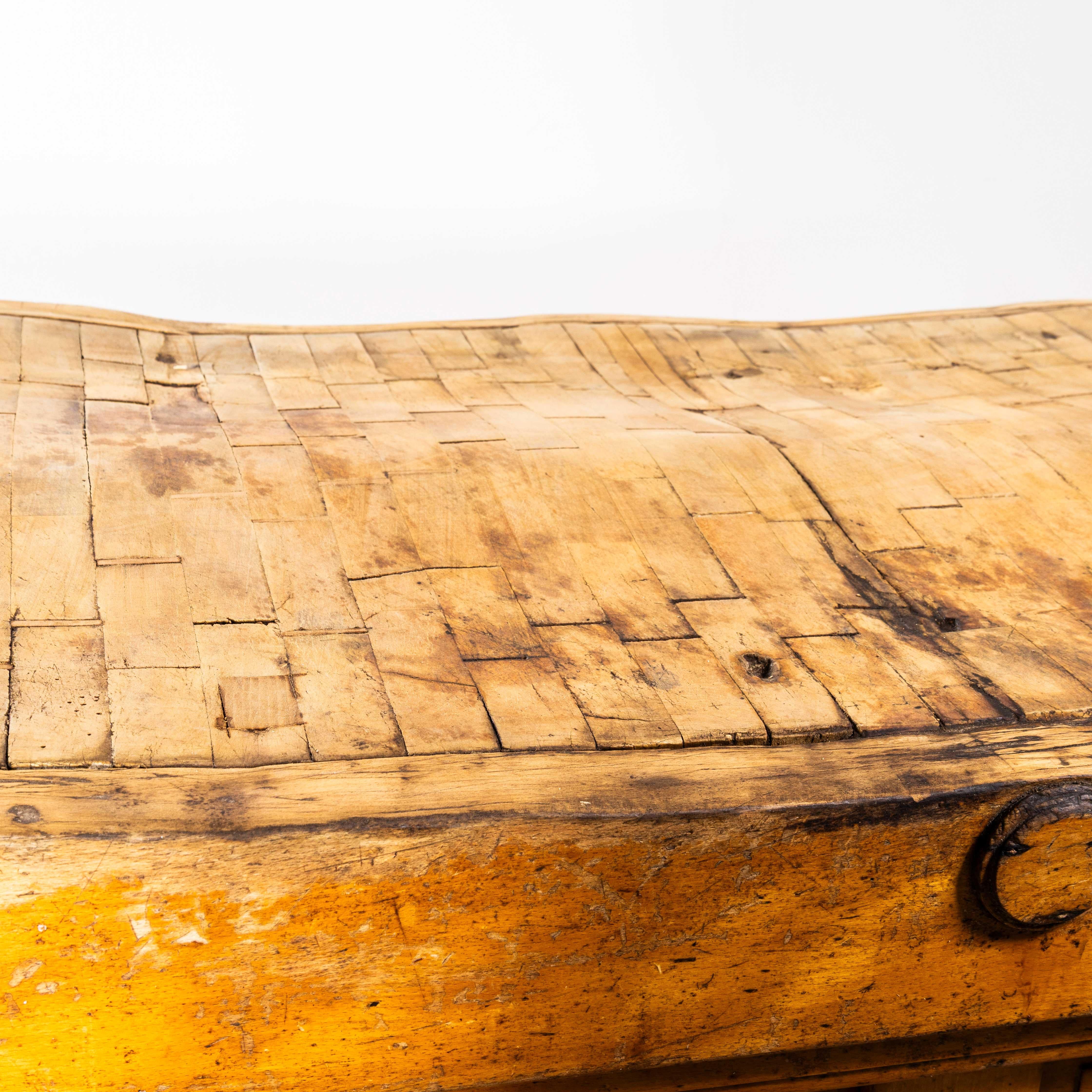 1950’s Very Large Belgian Butchers Workstation – Butchers Block en vente 2