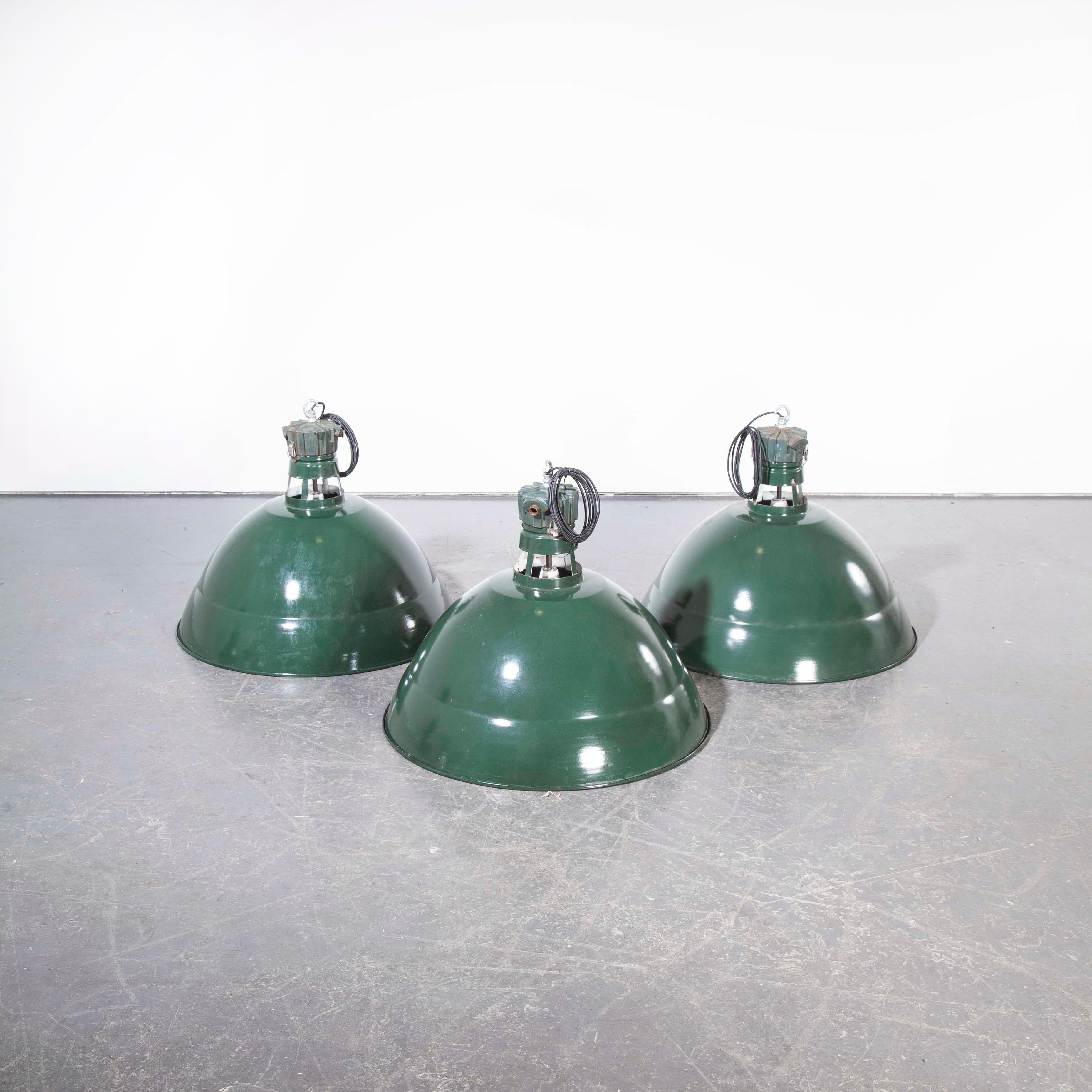 1950s Industrial Green French Enamel Ceiling Pendant Lamps/Light - Various Qty For Sale 3