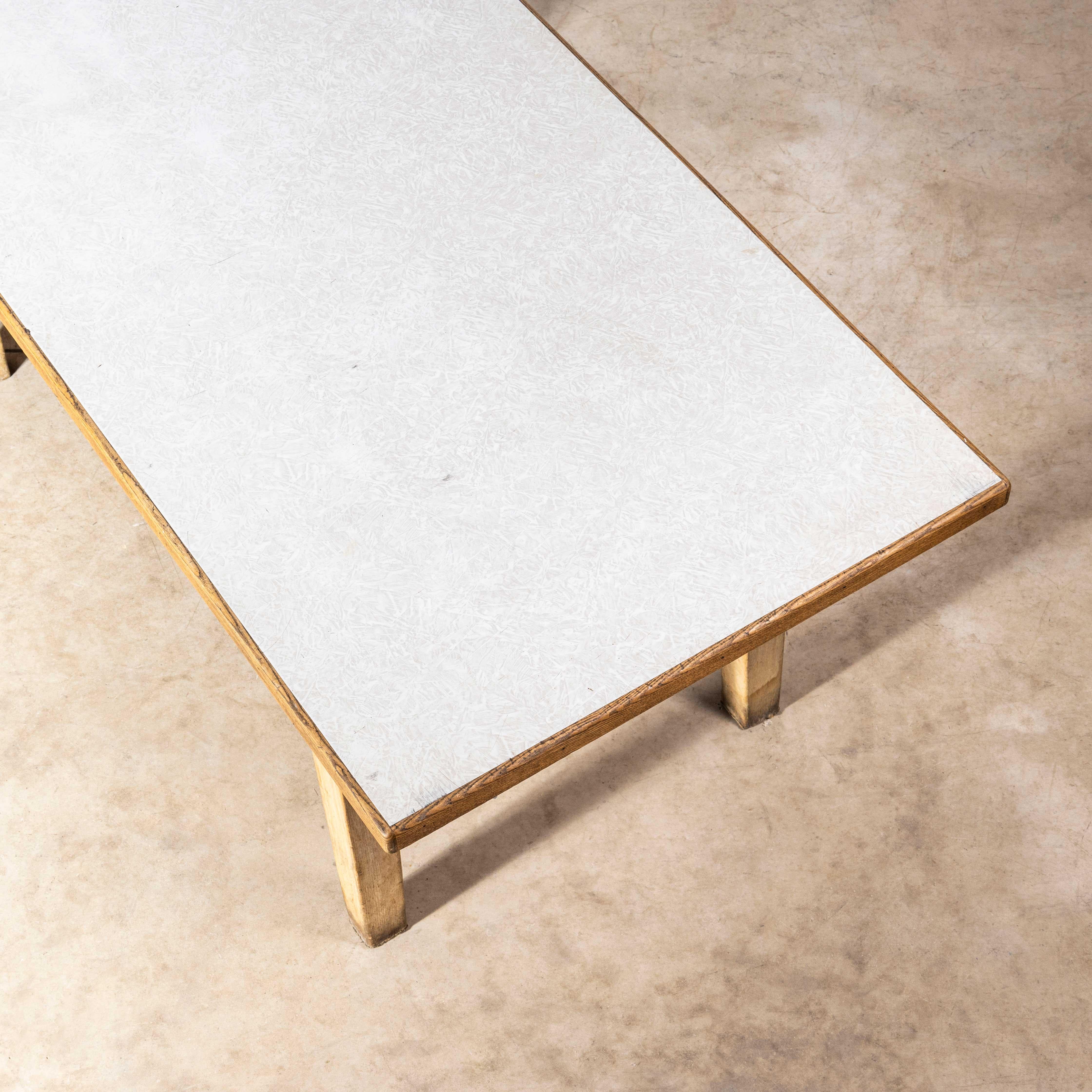 Très grande table de prépeuve de sculpture française d'origine des années 1950 en vente 4