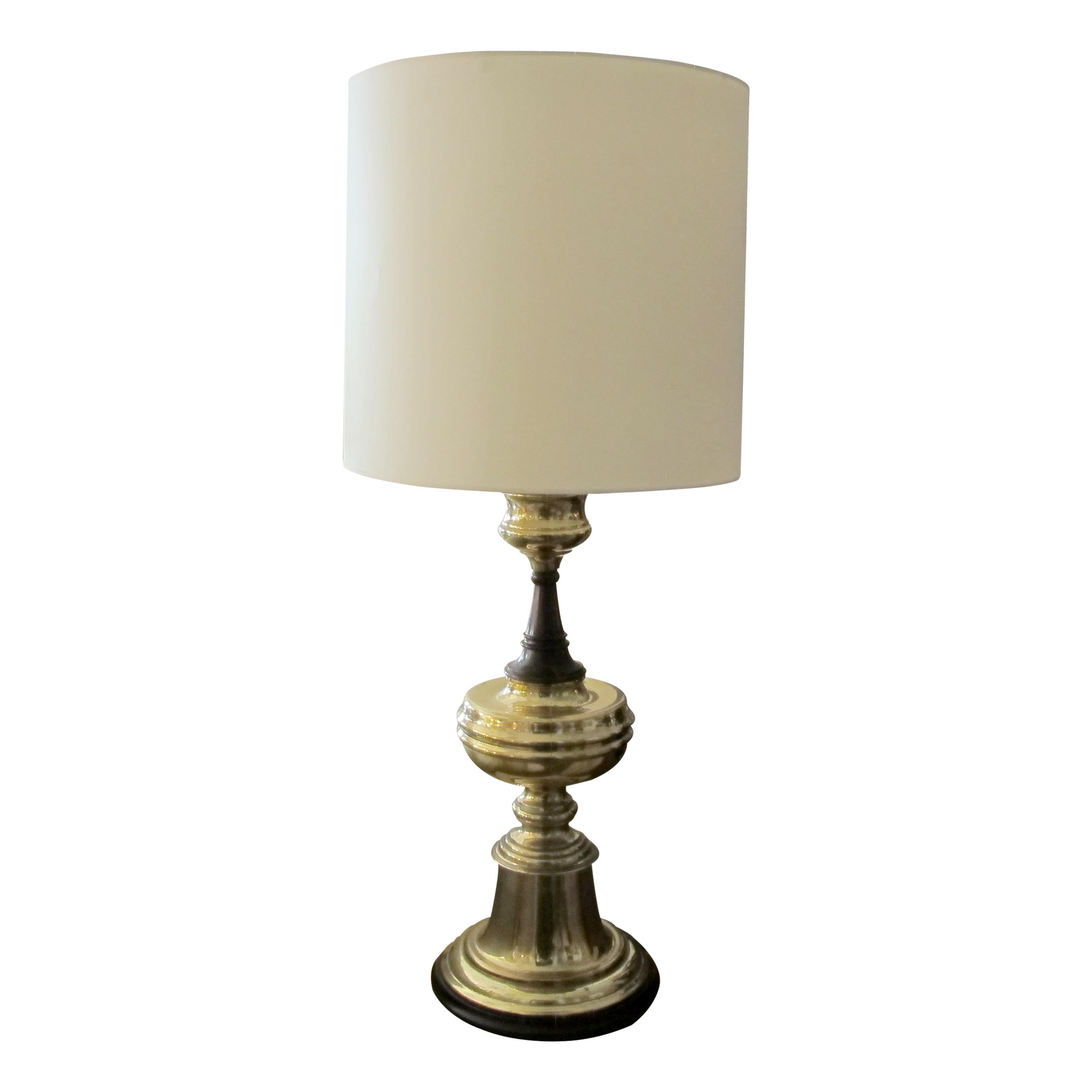Mid-Century Modern 1950s Très grande paire de lampes de table en laiton et Wood, anglaises en vente