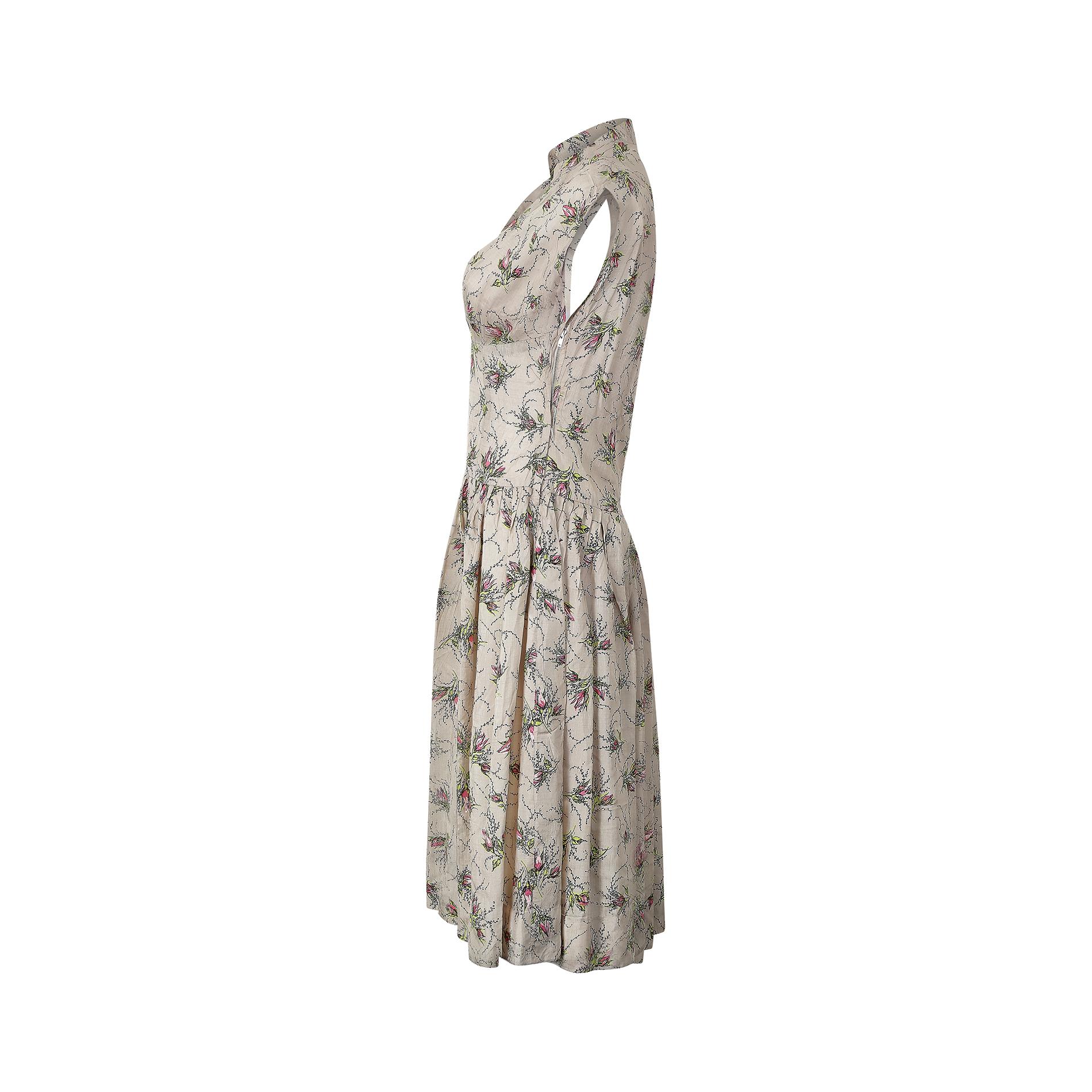 Gray 1950s Victor Josselyn Silk Floral Rose Spray Print Dress For Sale